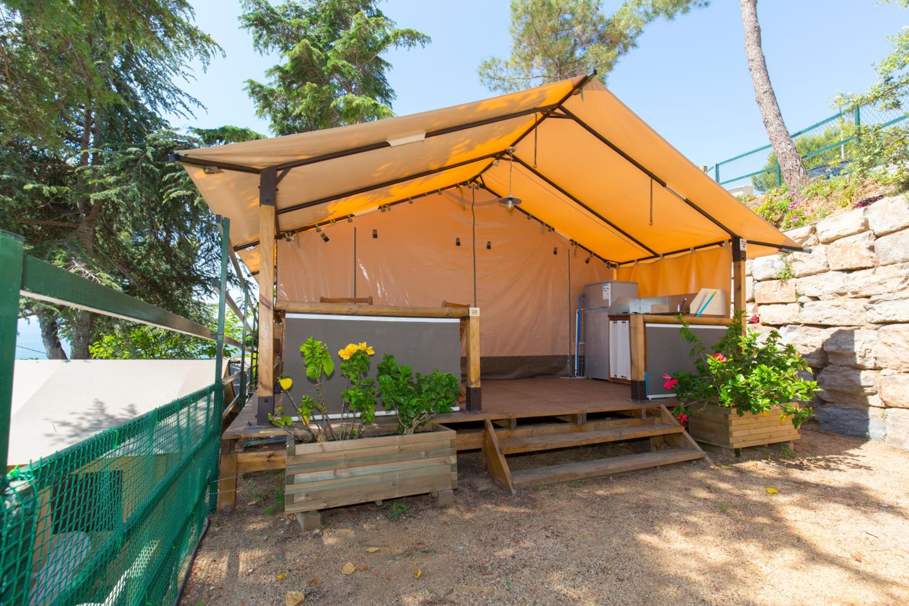 Deluxe Tent (5 Adults) - Photo 9