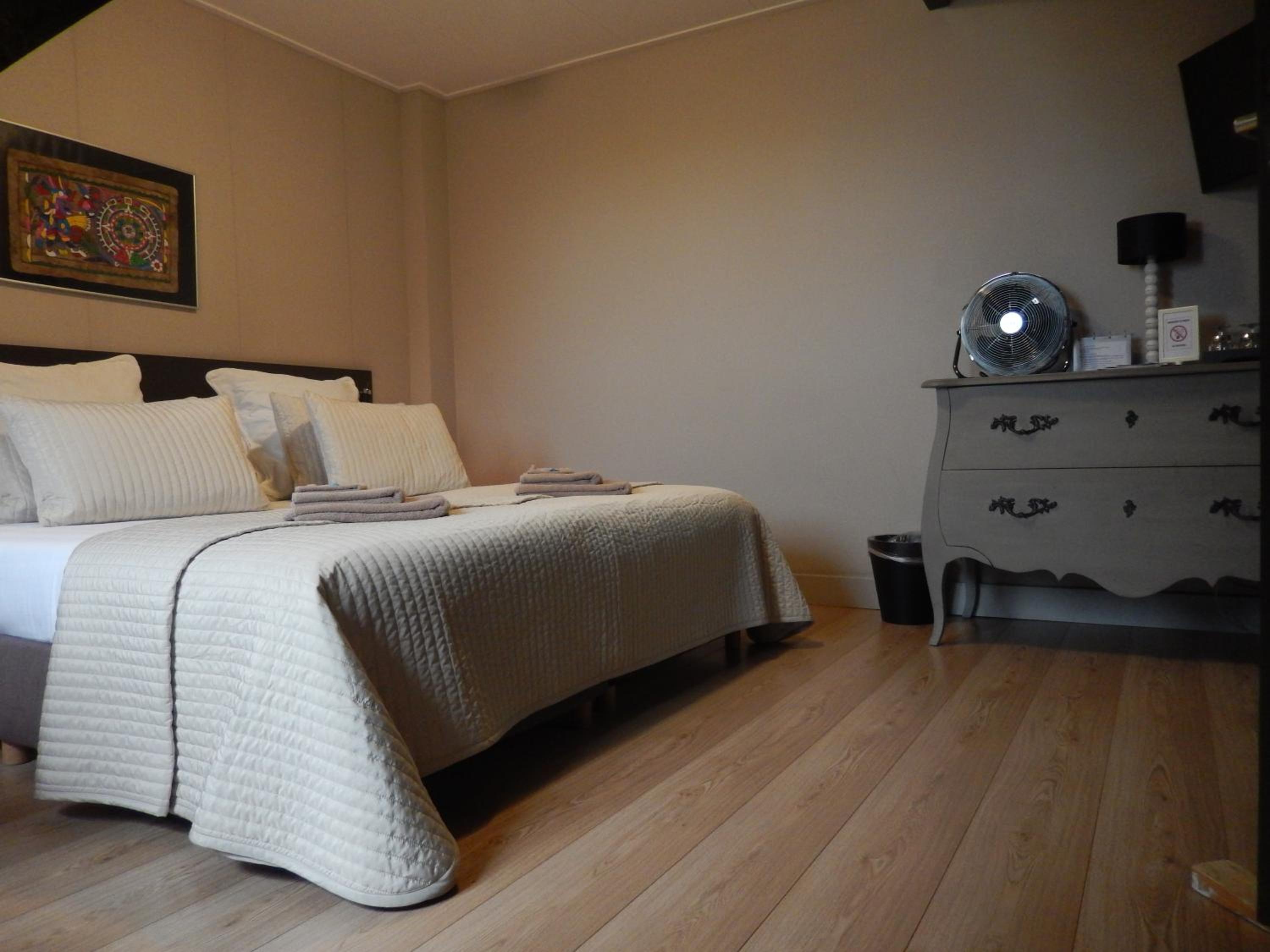 Standard Twin Room photo 3