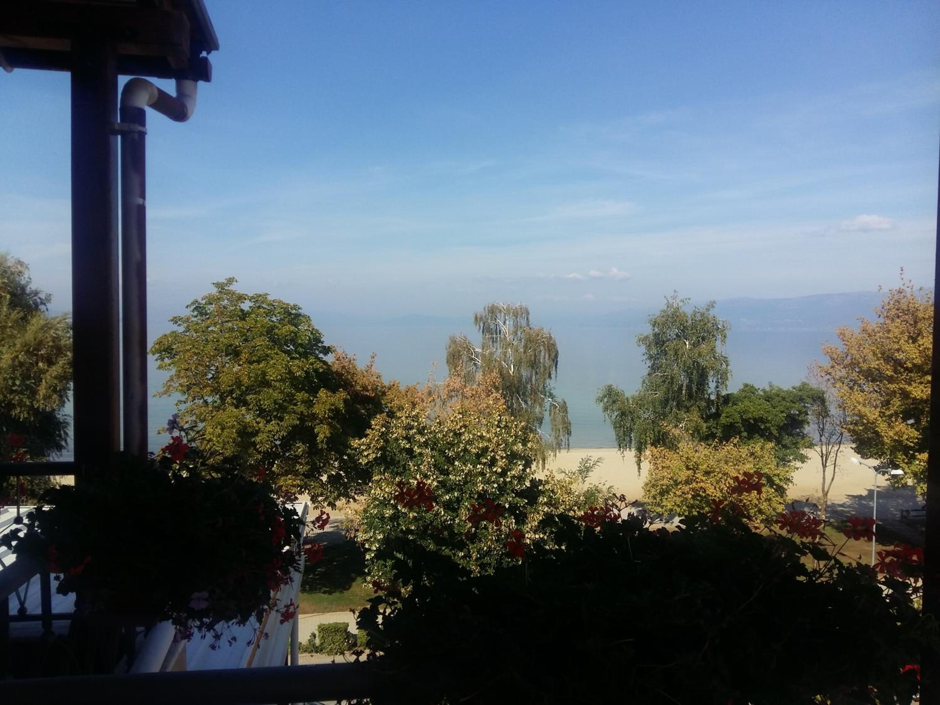 Apartment with Lake View photo 3