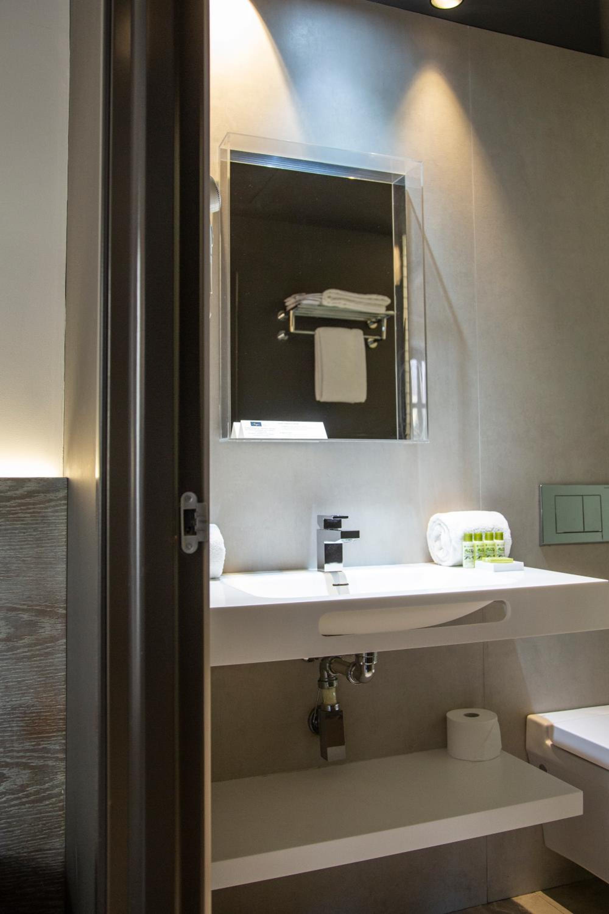 Interior Triple Room