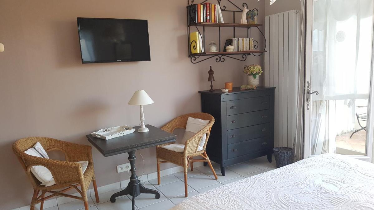 Double Room with Garden View photo 2