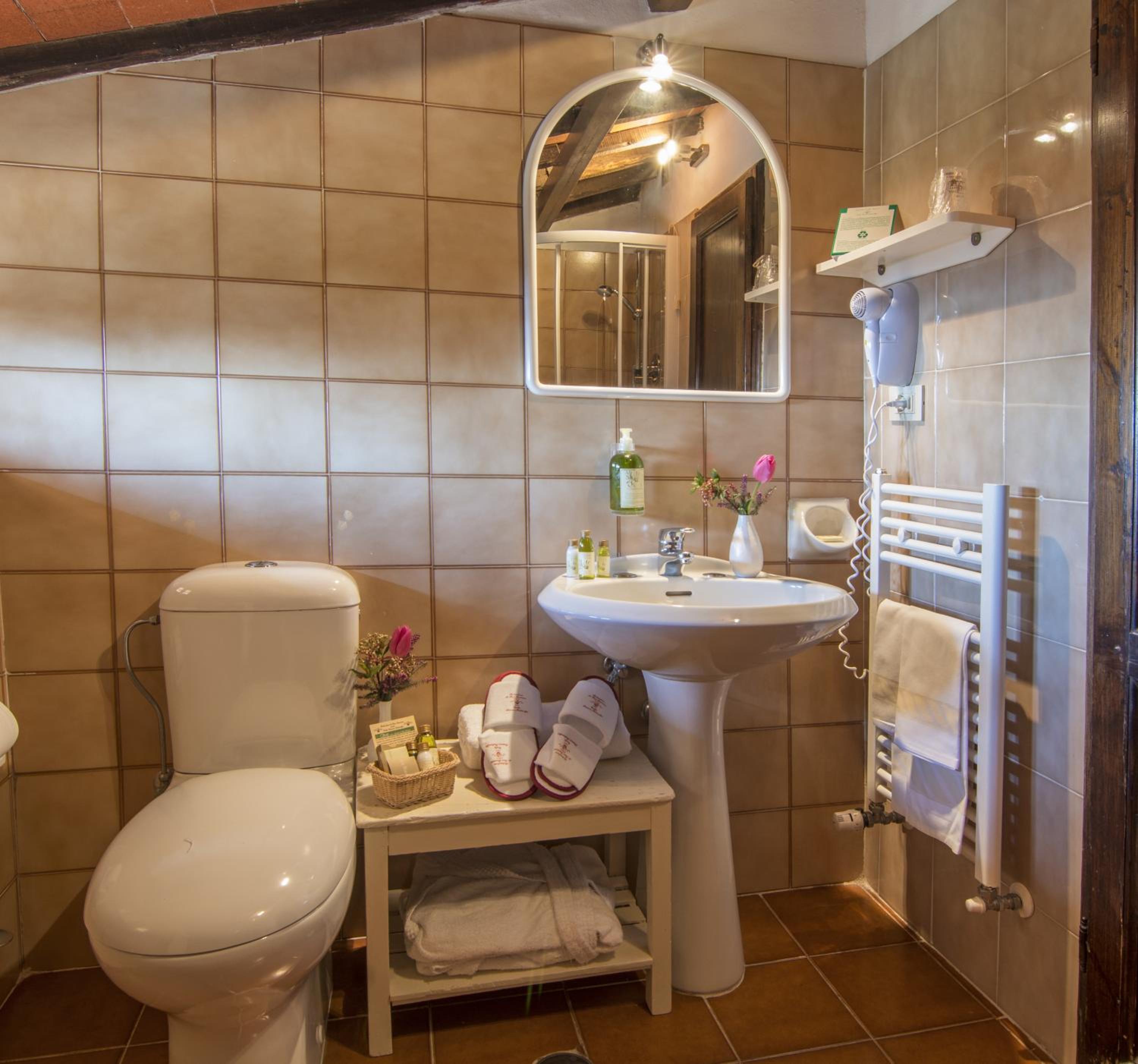 Classic Double Room - Photo 8