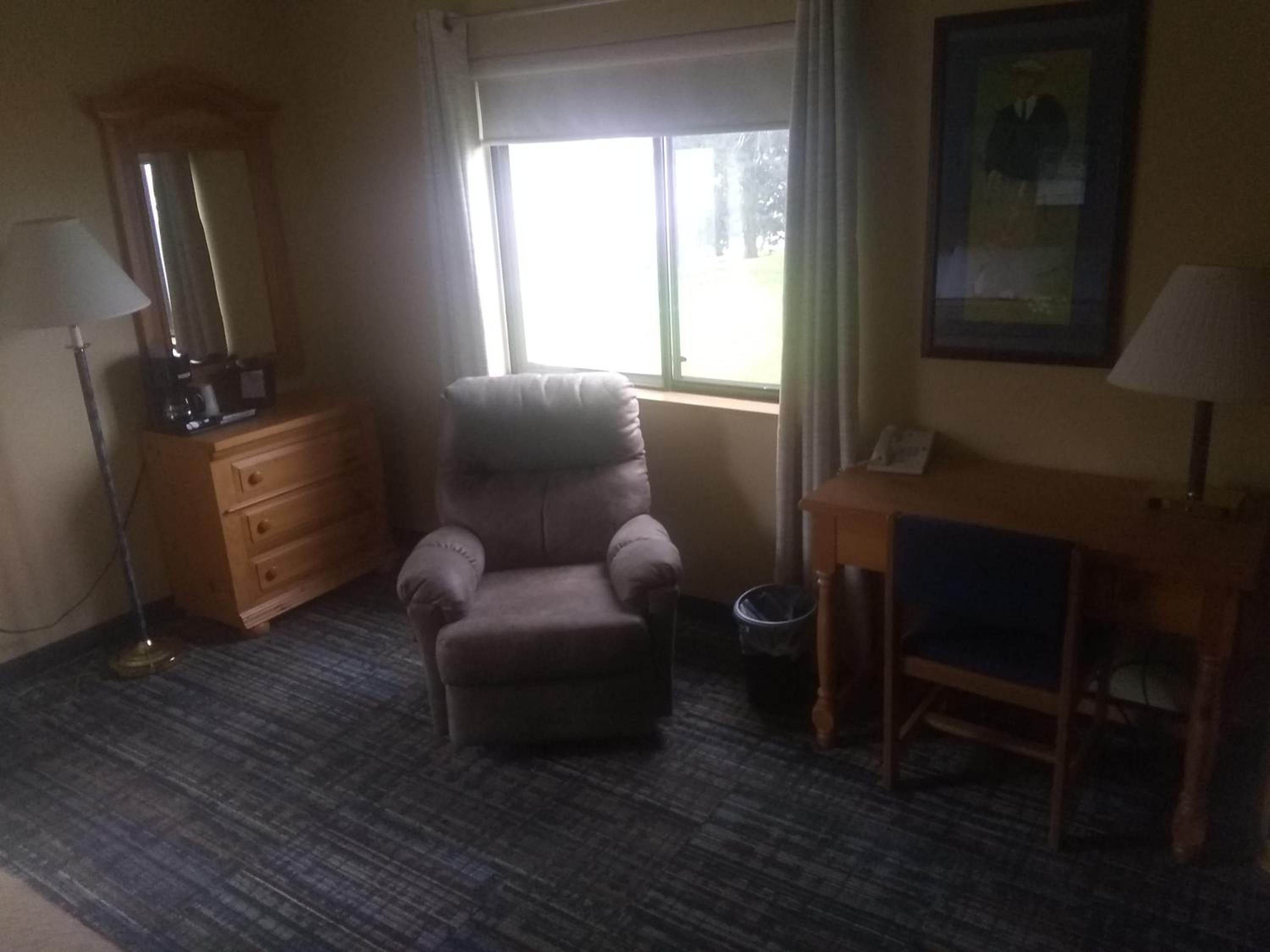 Deluxe King Suite