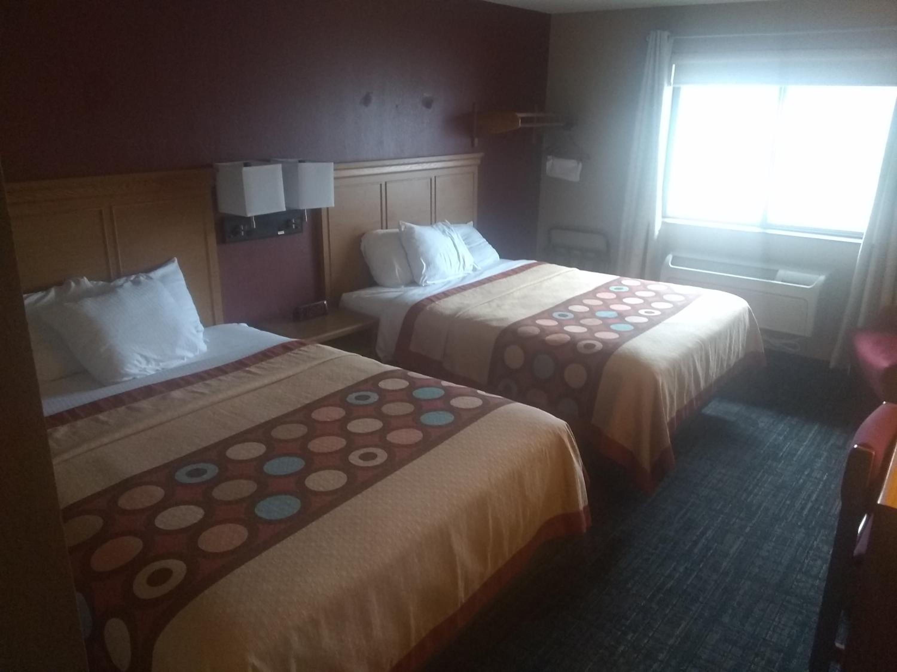 Room with 2 Queen Beds, Non-Smoking - Photo 7