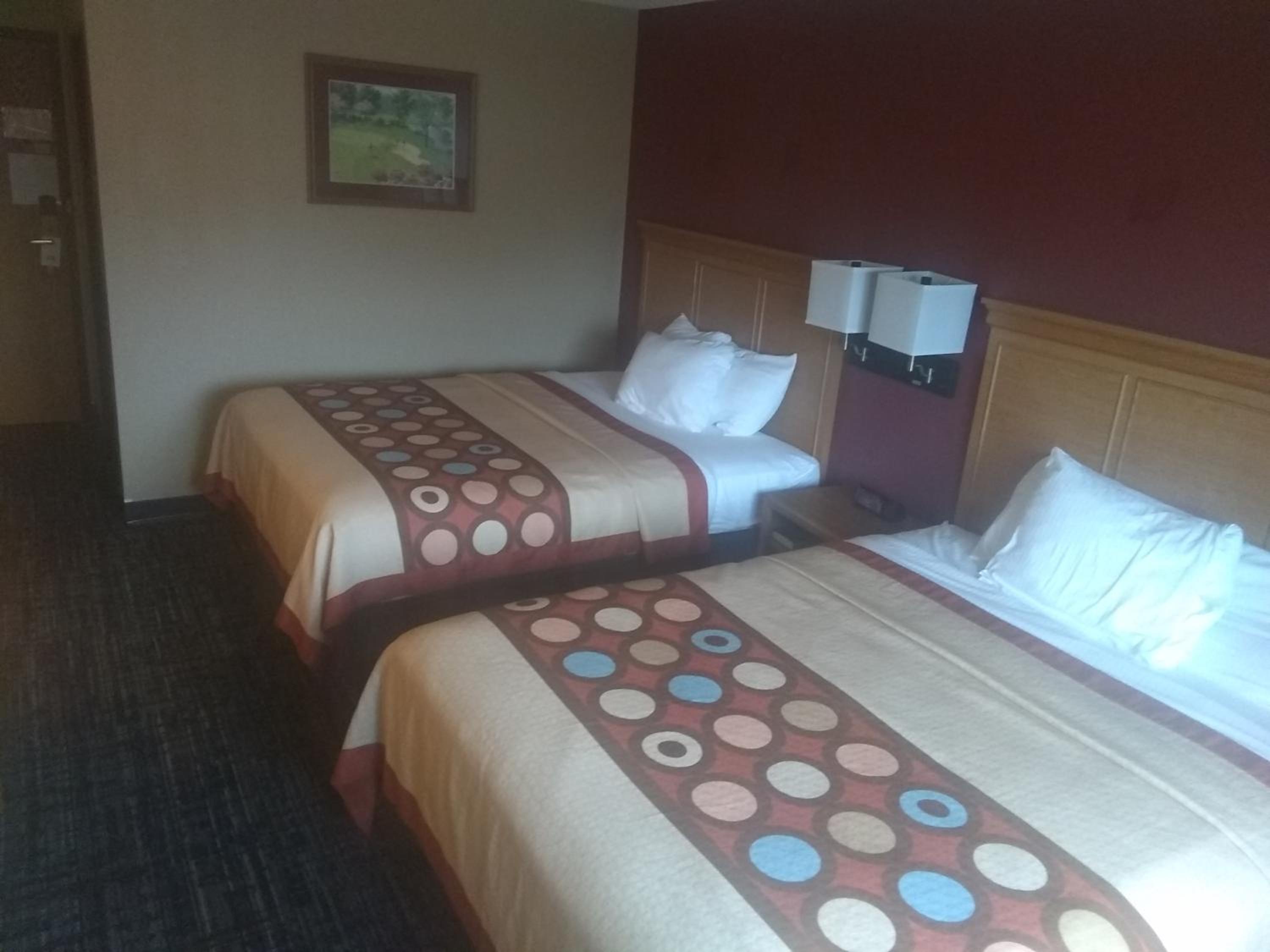 Room with 2 Queen Beds, Non-Smoking - Photo 2