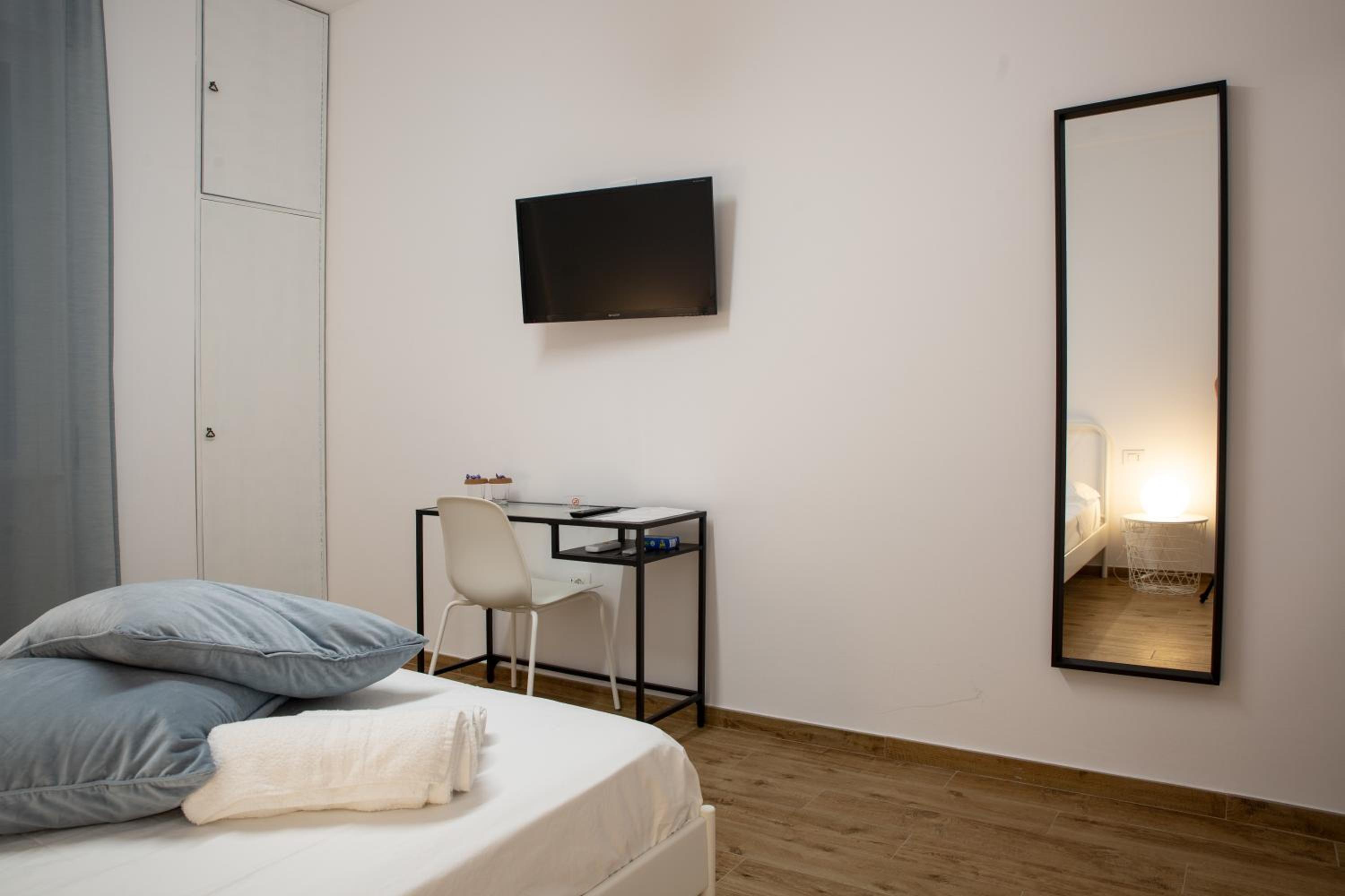 Double Room with Balcony photo 2