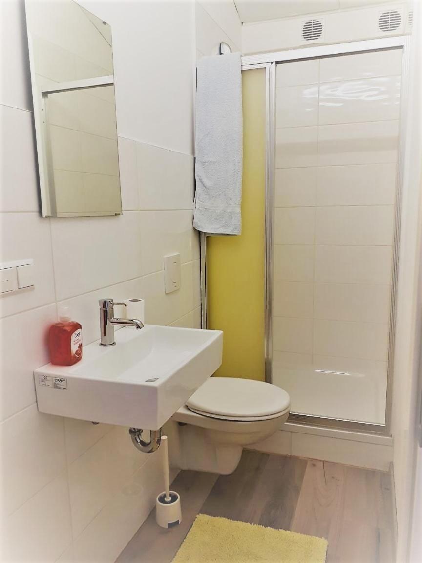 Studio Apartment photo 3