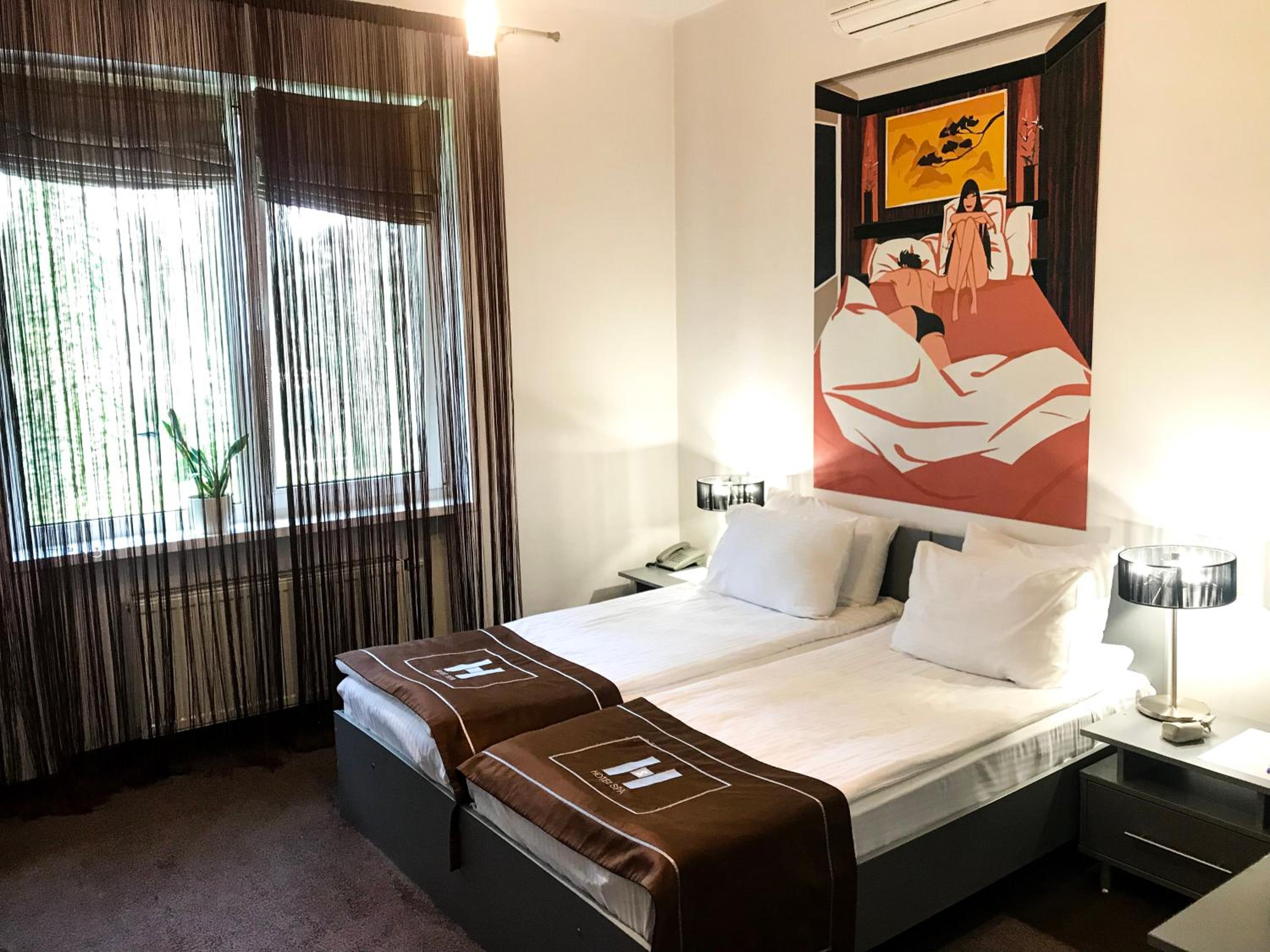 Standard Twin Room