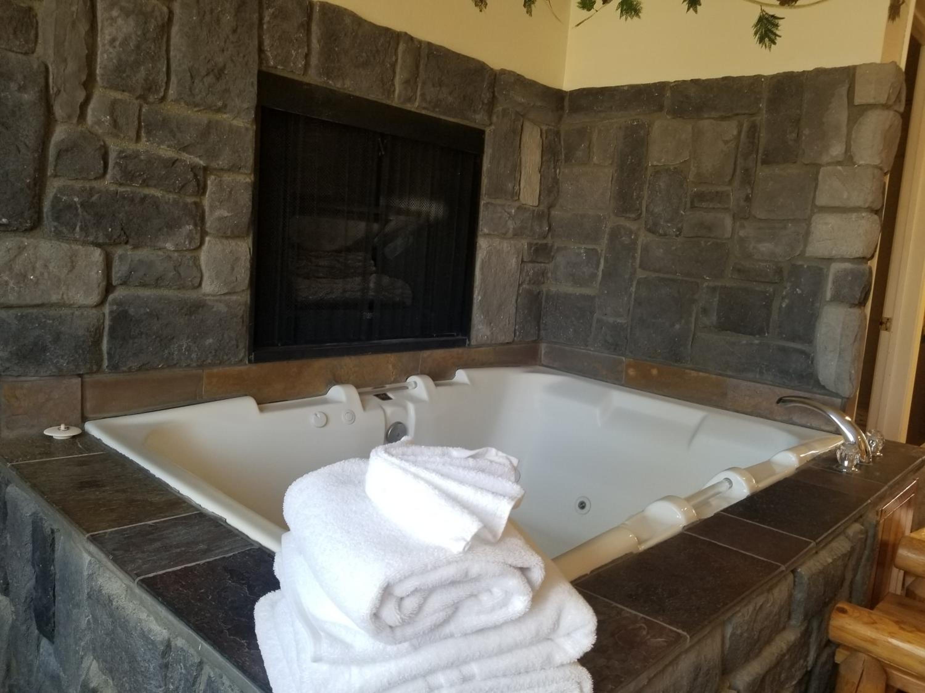 Studio with Spa Bath - Photo 7