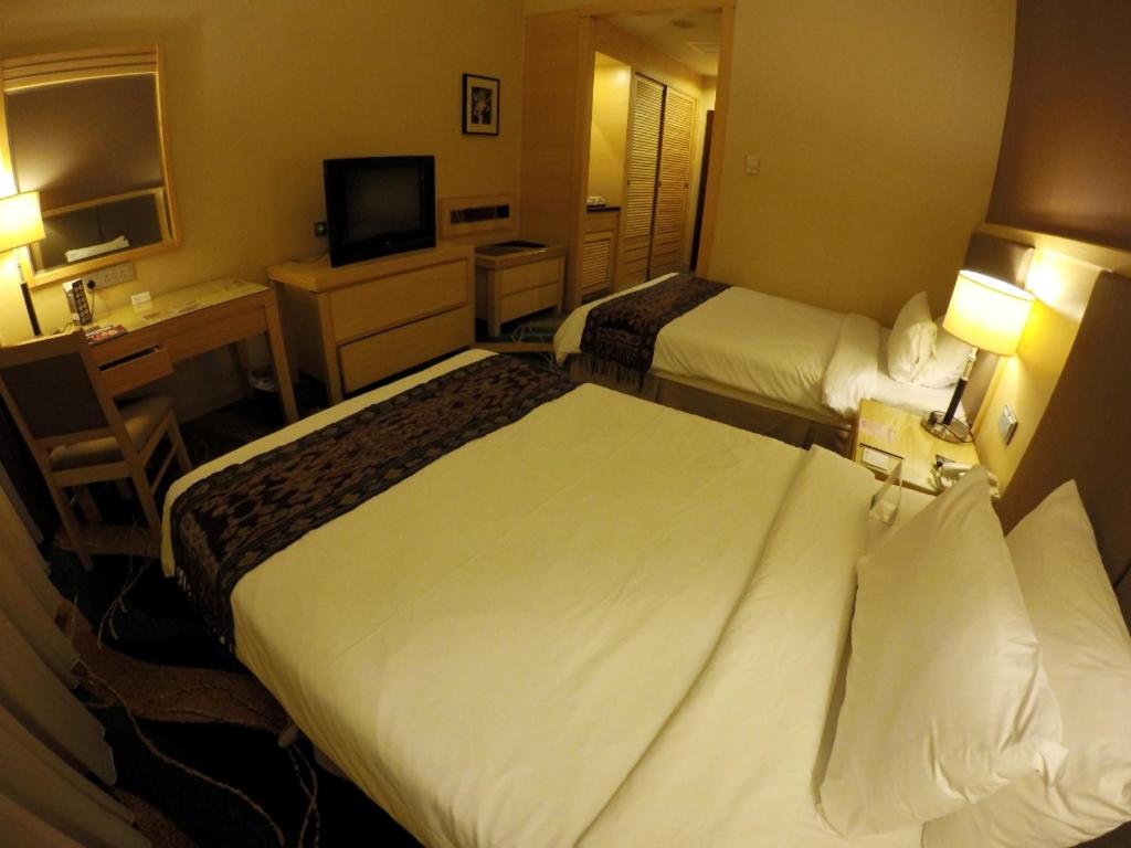 Standard Twin Room - No Outside View  photo 3