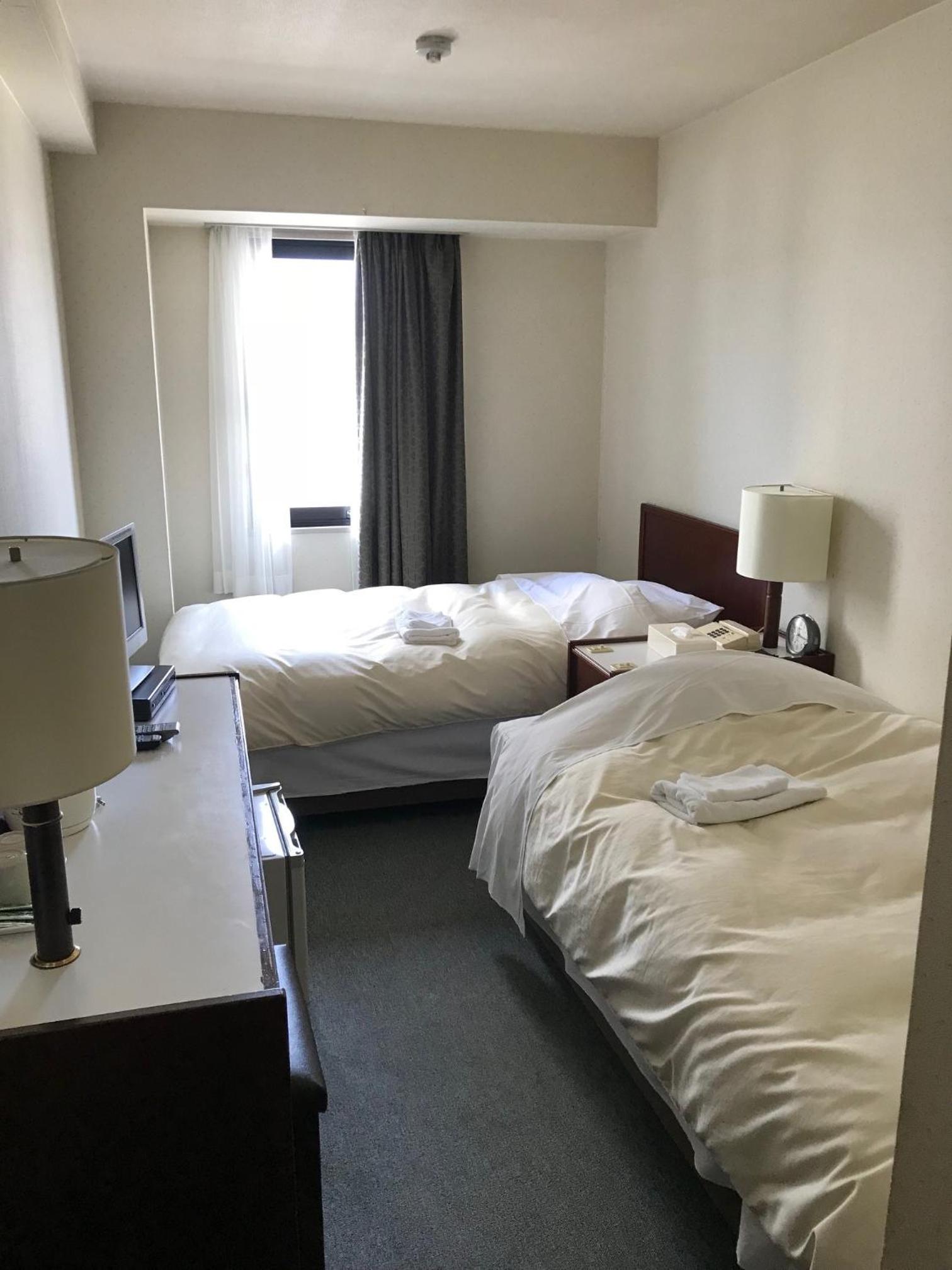 Twin Room - Non-Smoking photo 3