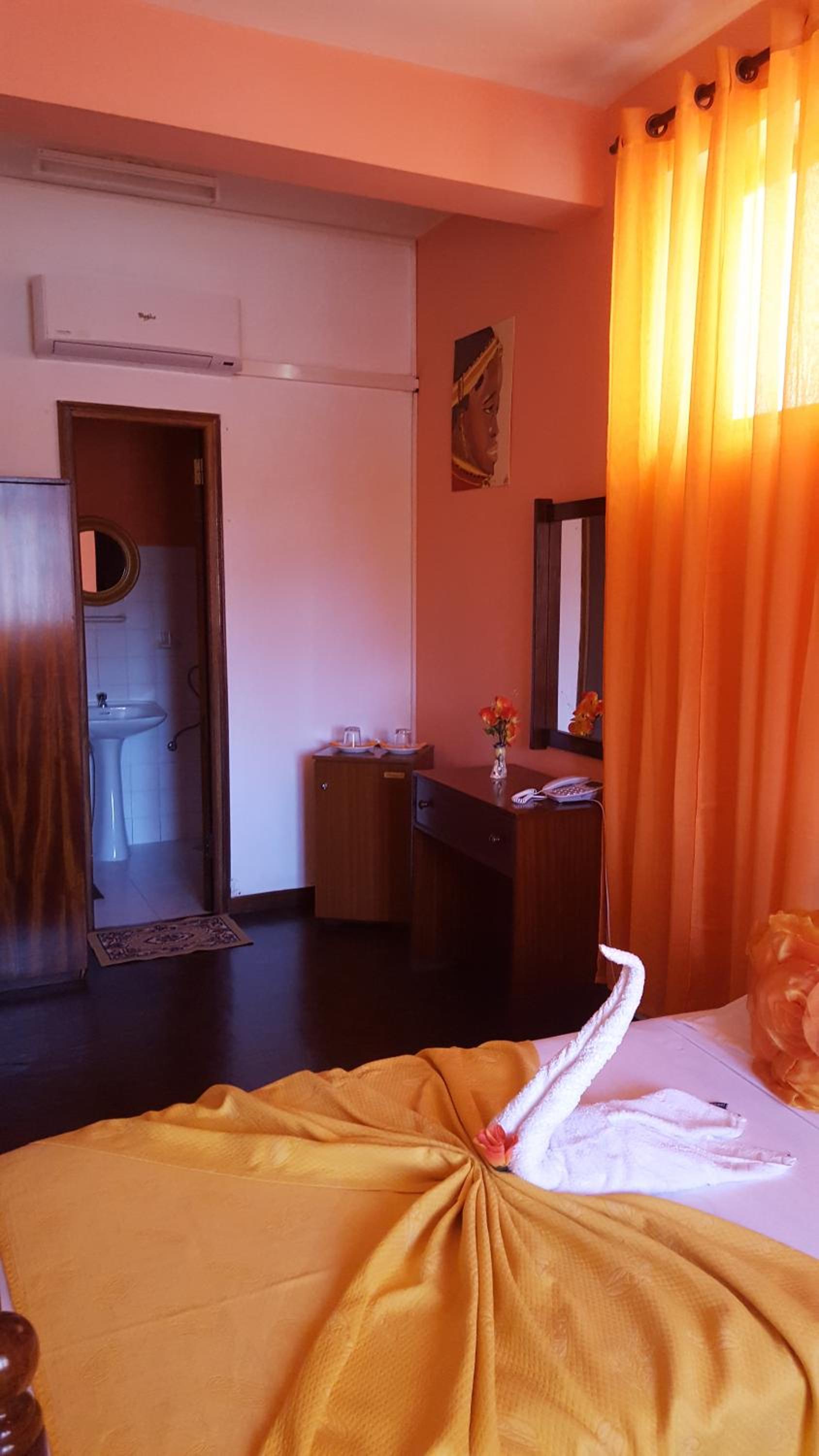 Economy Twin Room photo 3