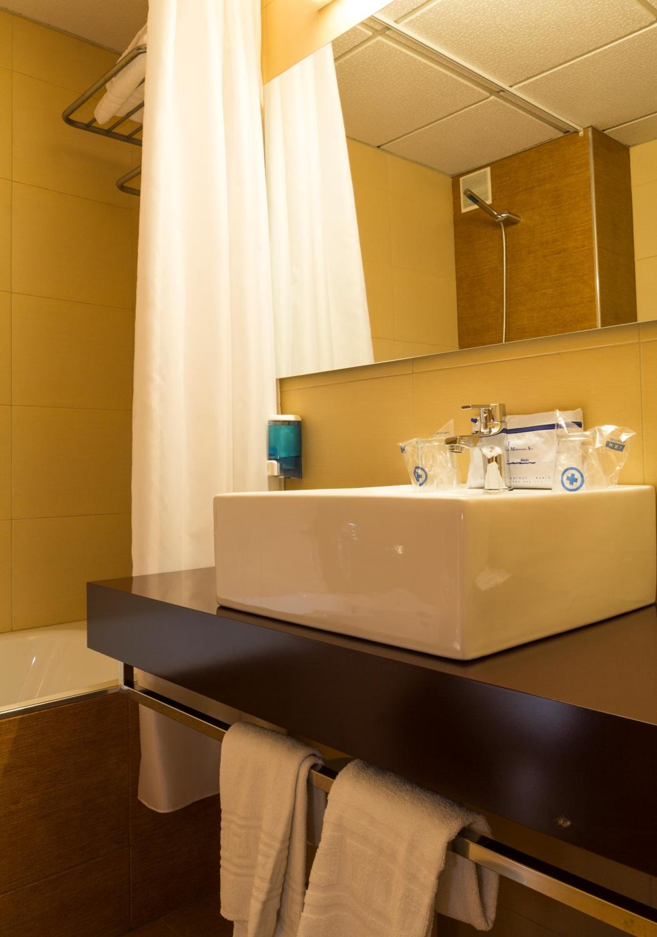 Double or Twin Room photo 3