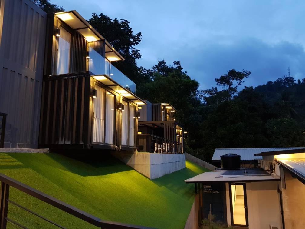 Deluxe Cabin Triple with Balcony photo 2