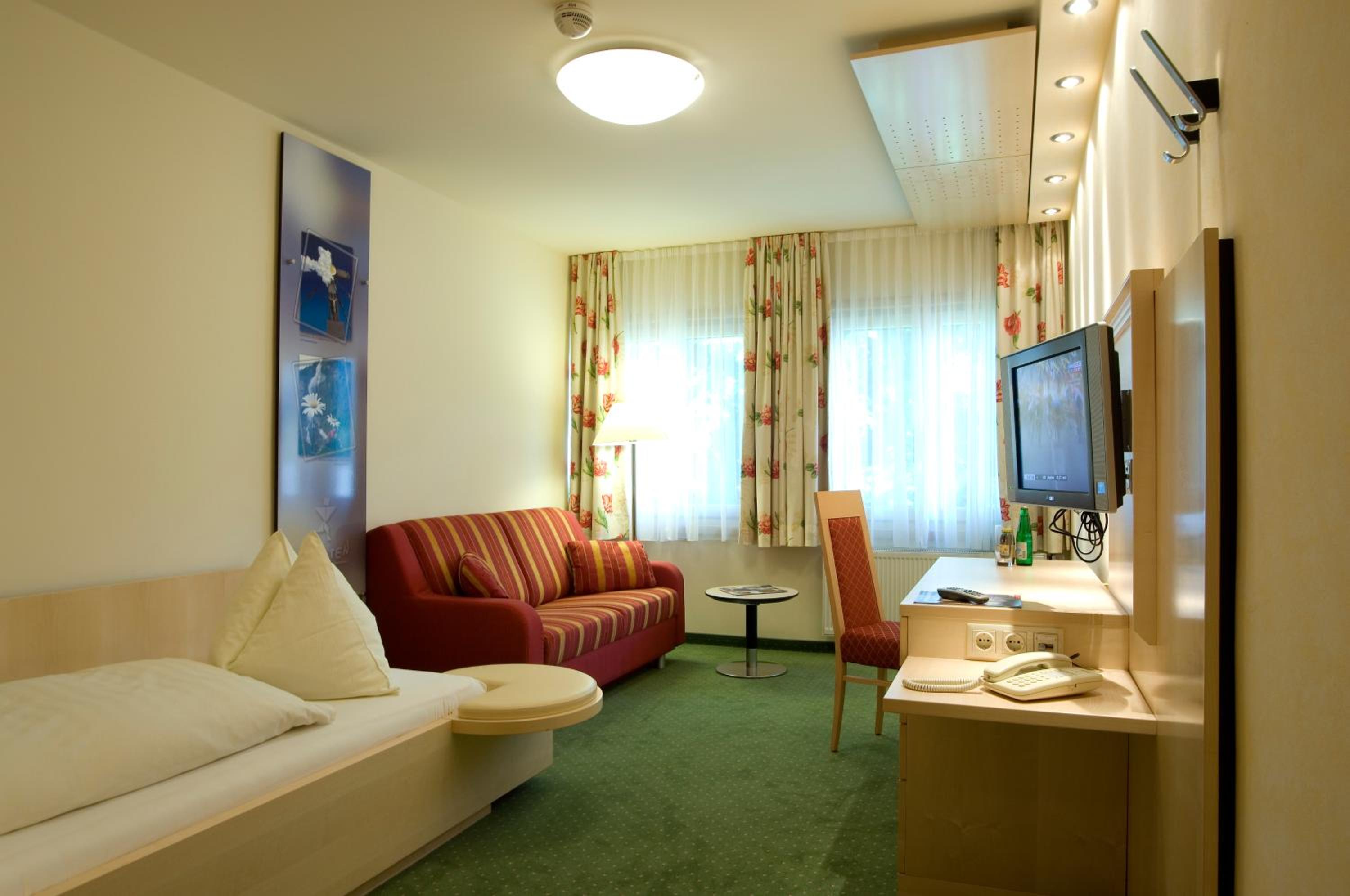 Single Room photo 1