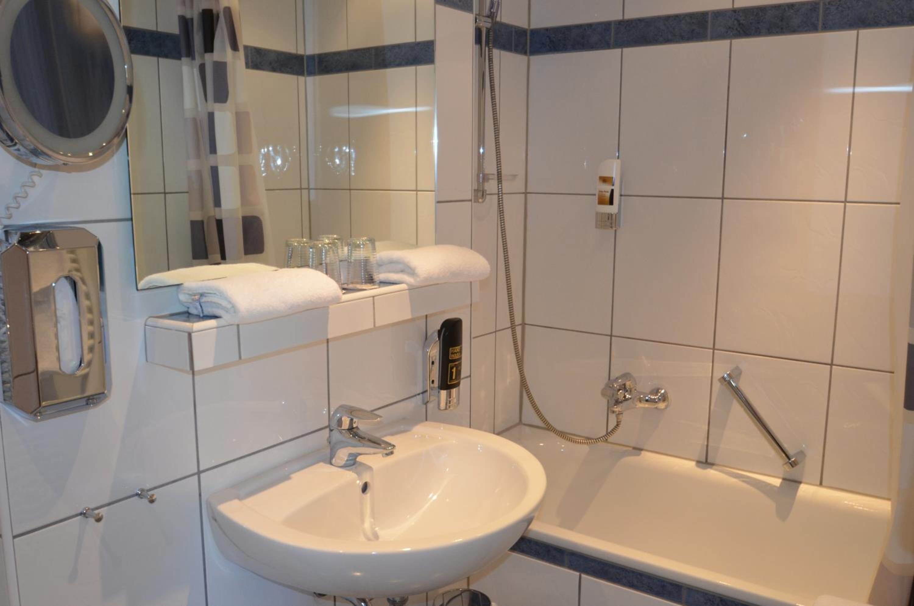 Comfort Double Room - Photo 11