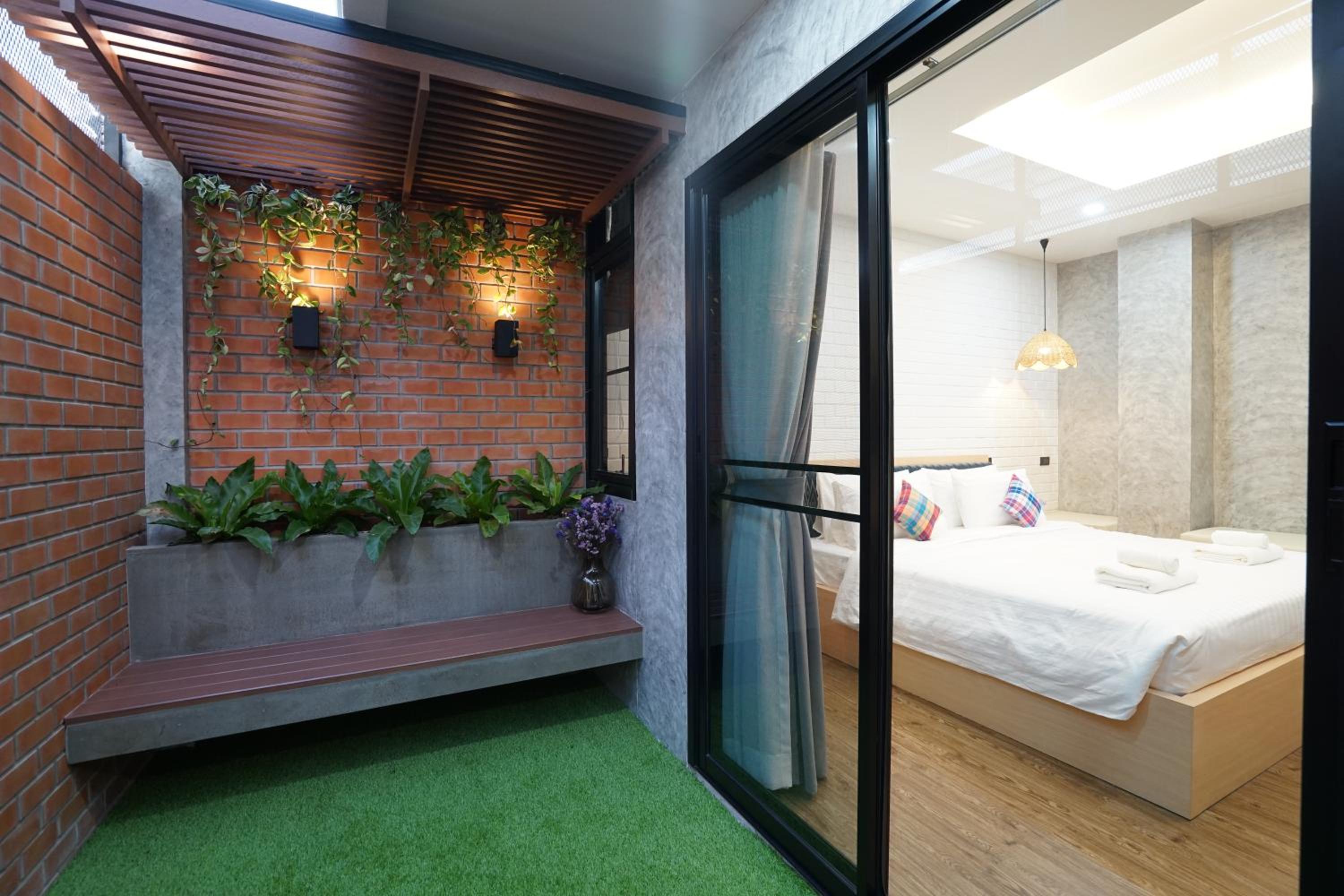 Double or Twin Room with Private External Bathroom photo 3
