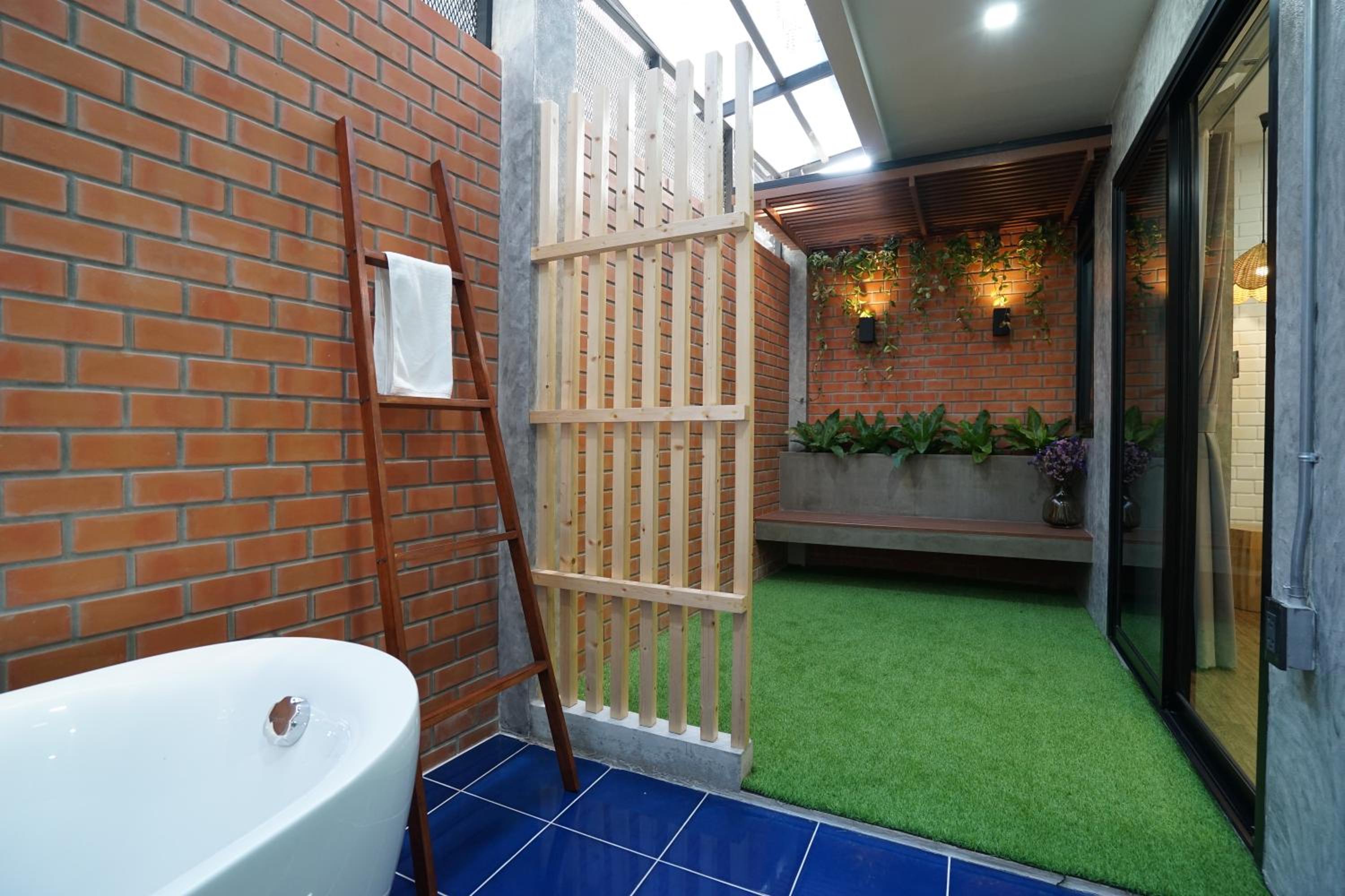 Double or Twin Room with Private External Bathroom photo 2