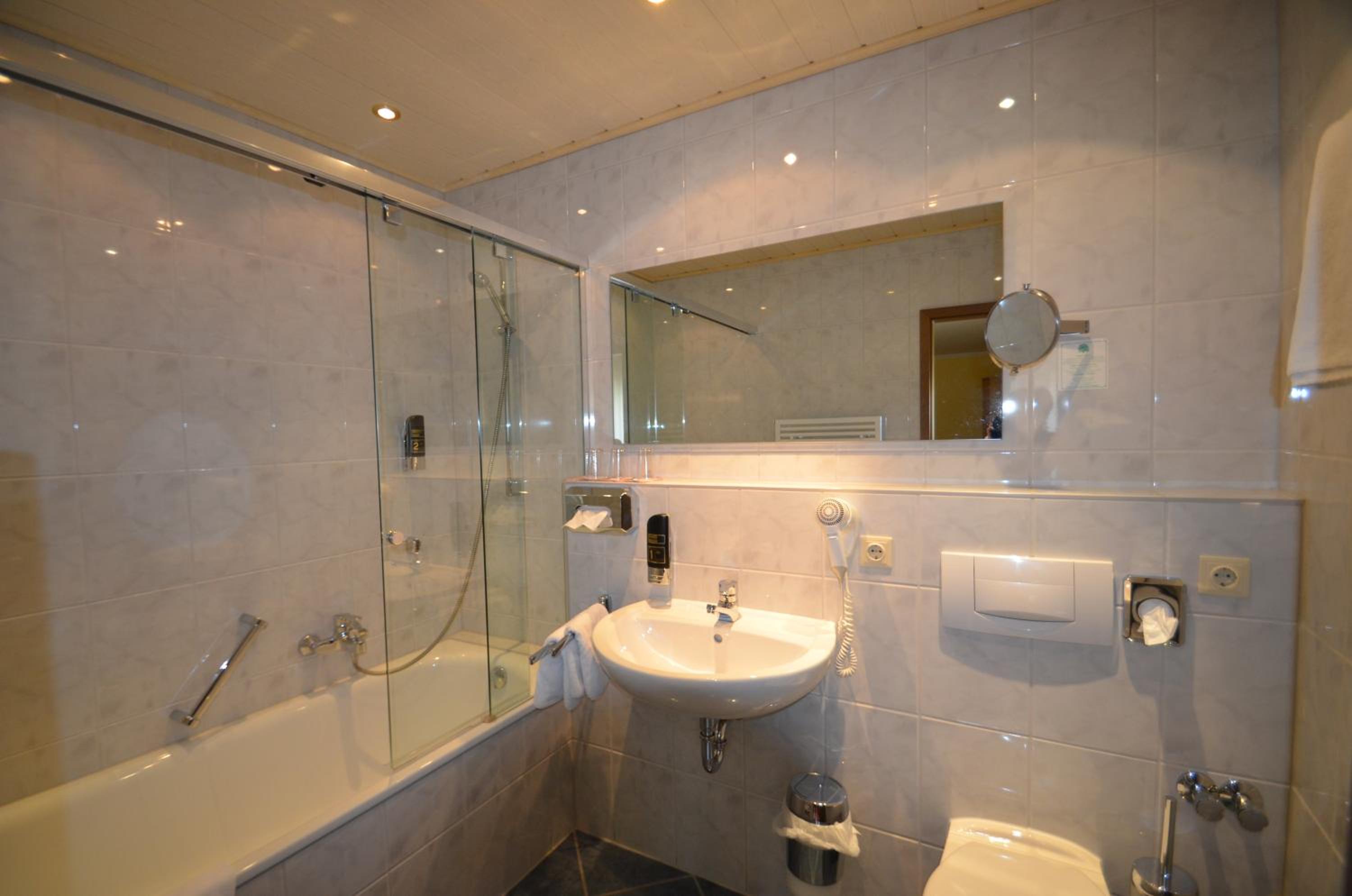Double Room - Photo 8