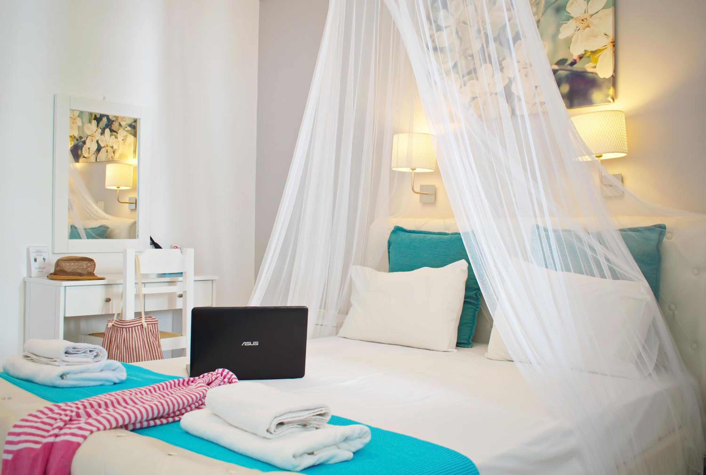 Deluxe Double or Twin Room photo 1