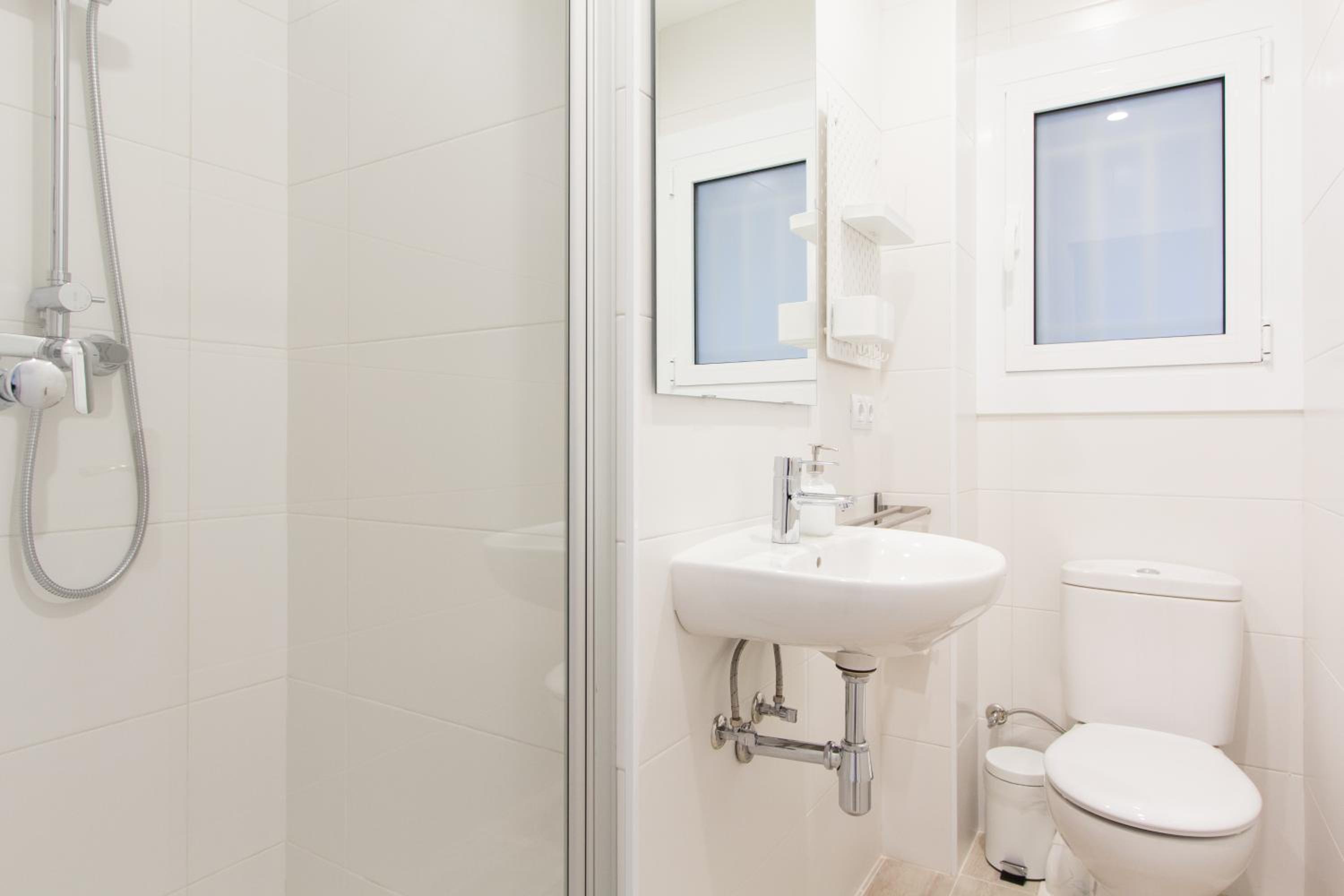 Three-Bedroom Premium Apartment with Balcony photo 2