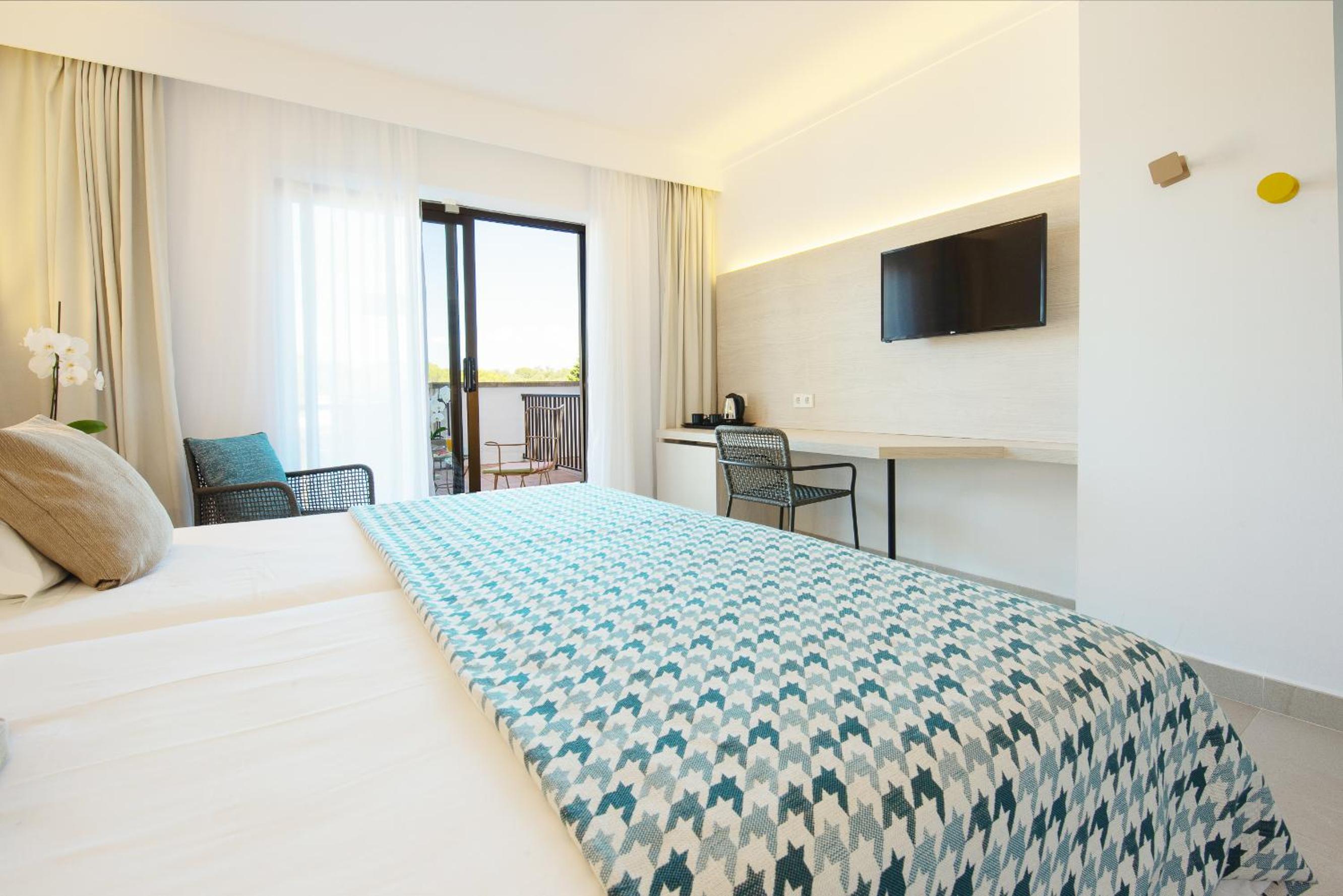Superior Twin Room with Sea View