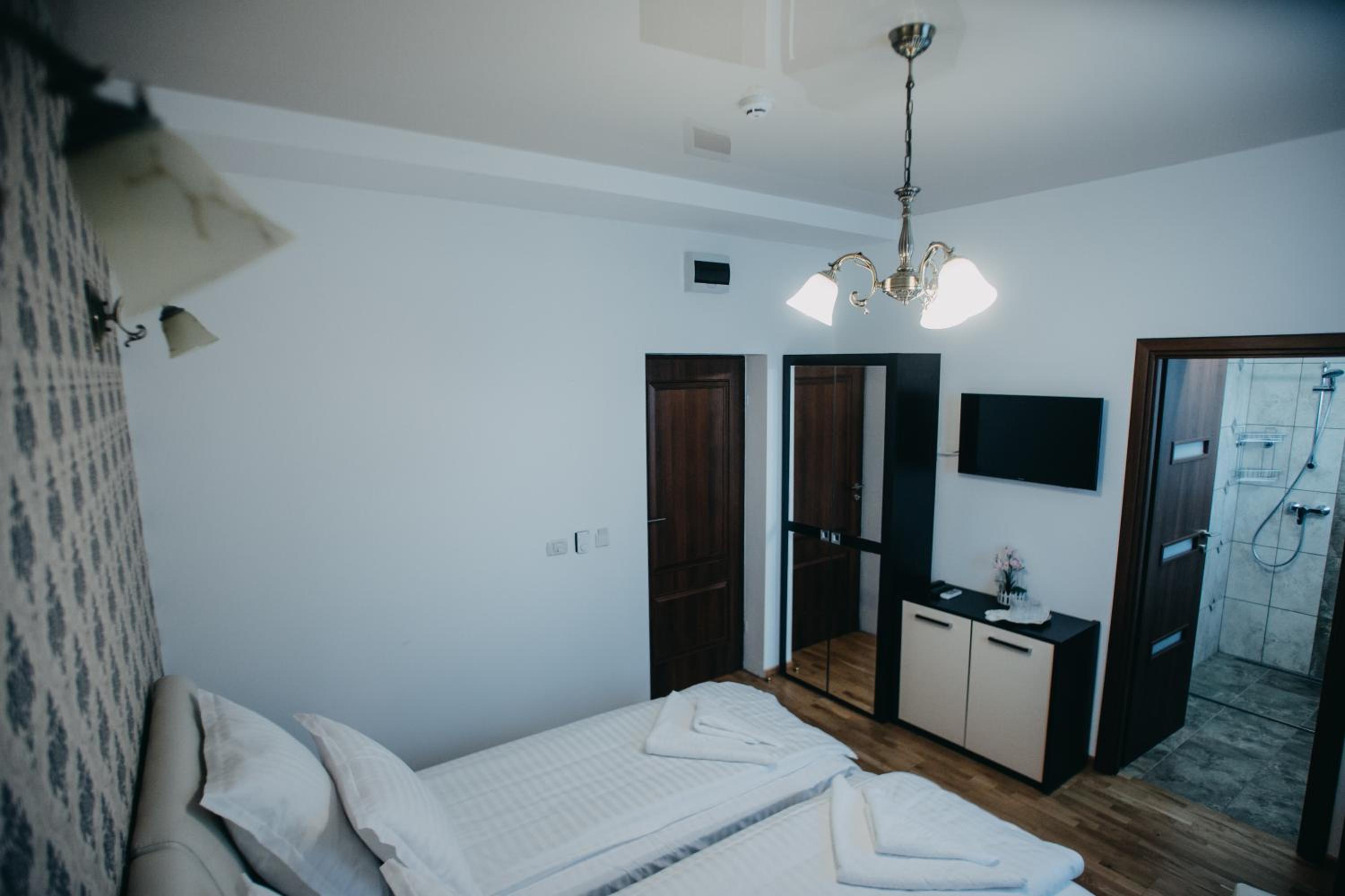 Twin Room - Photo 22