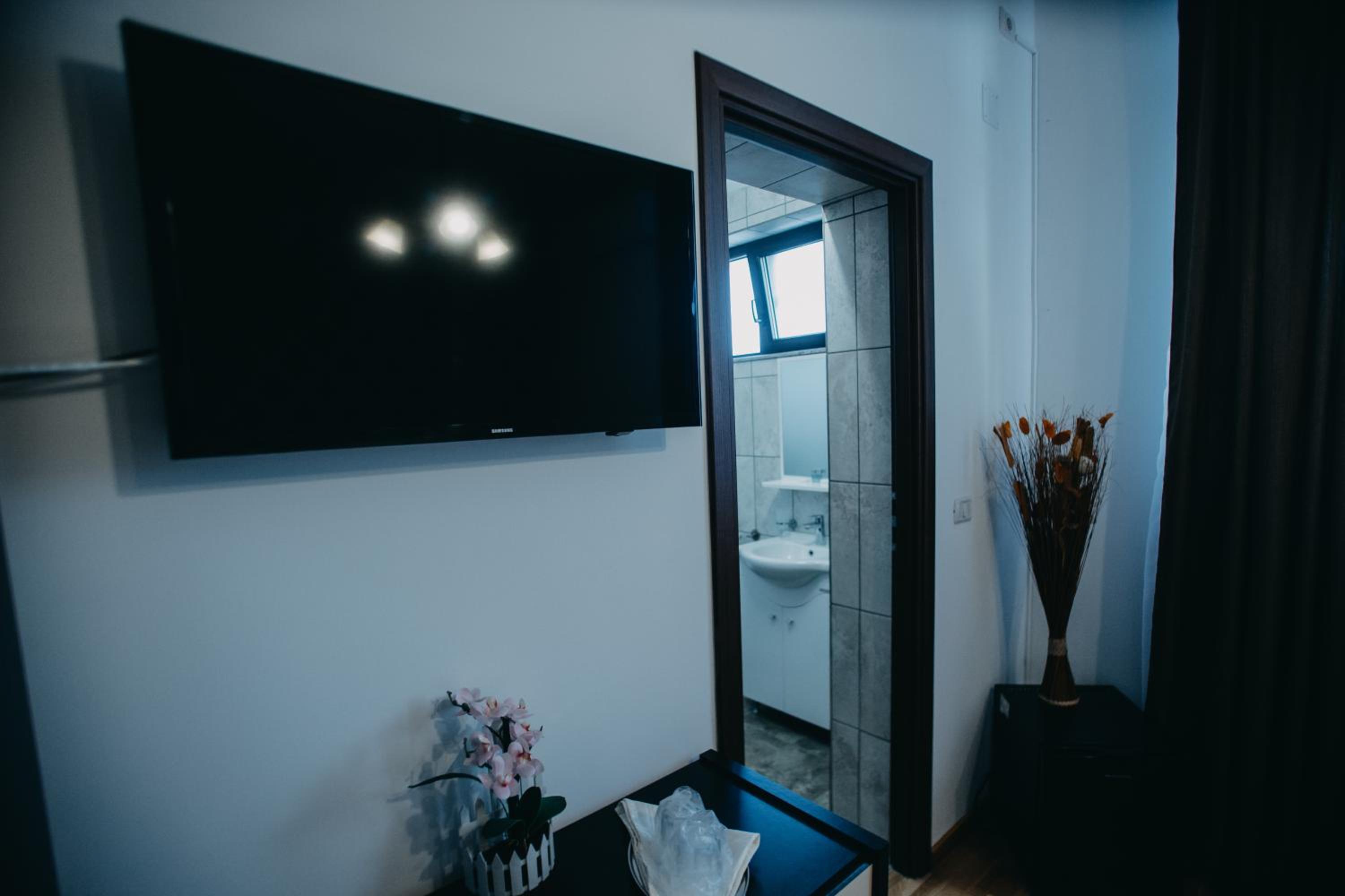 Twin Room - Photo 23