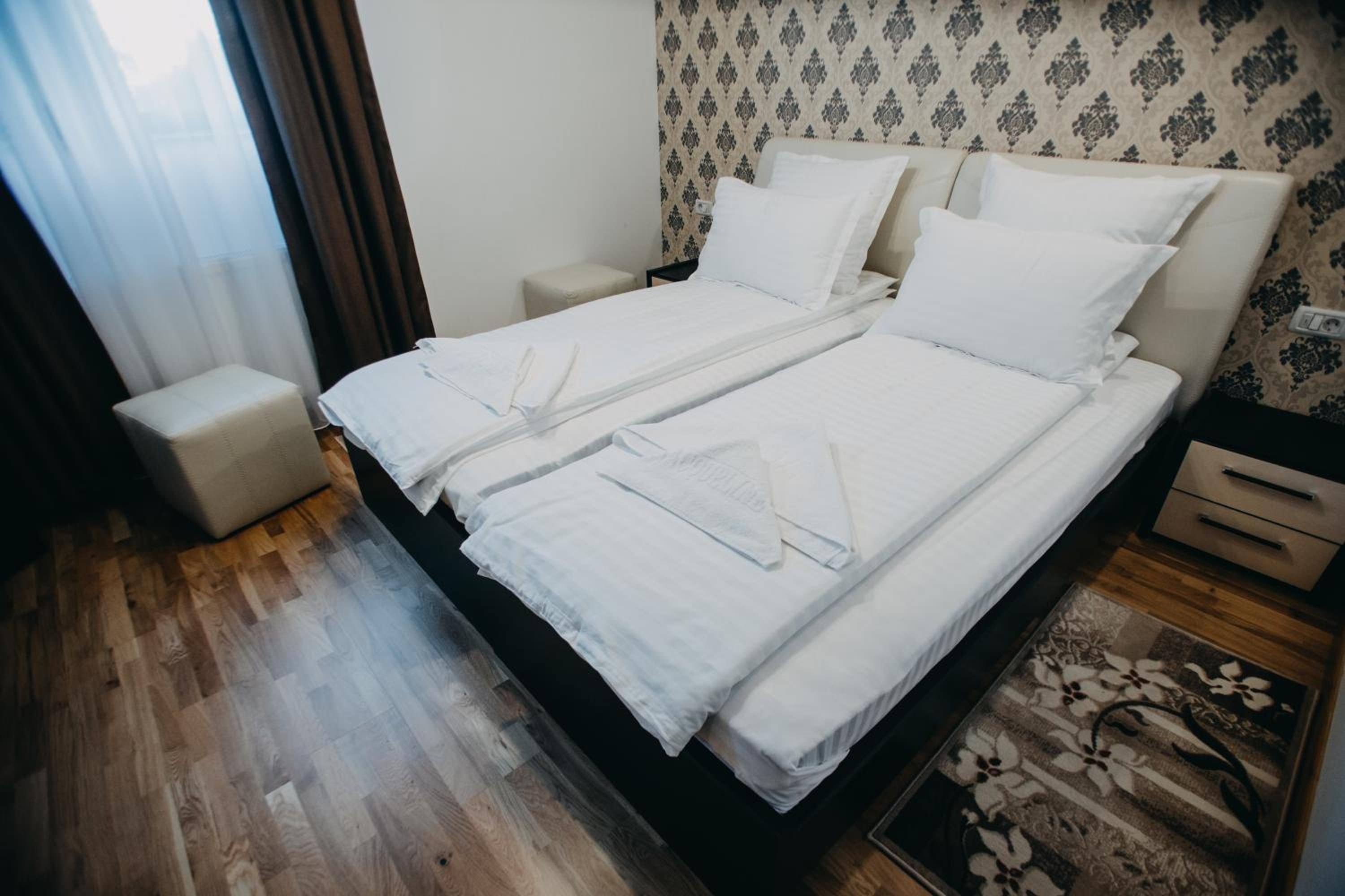 Twin Room - Photo 25