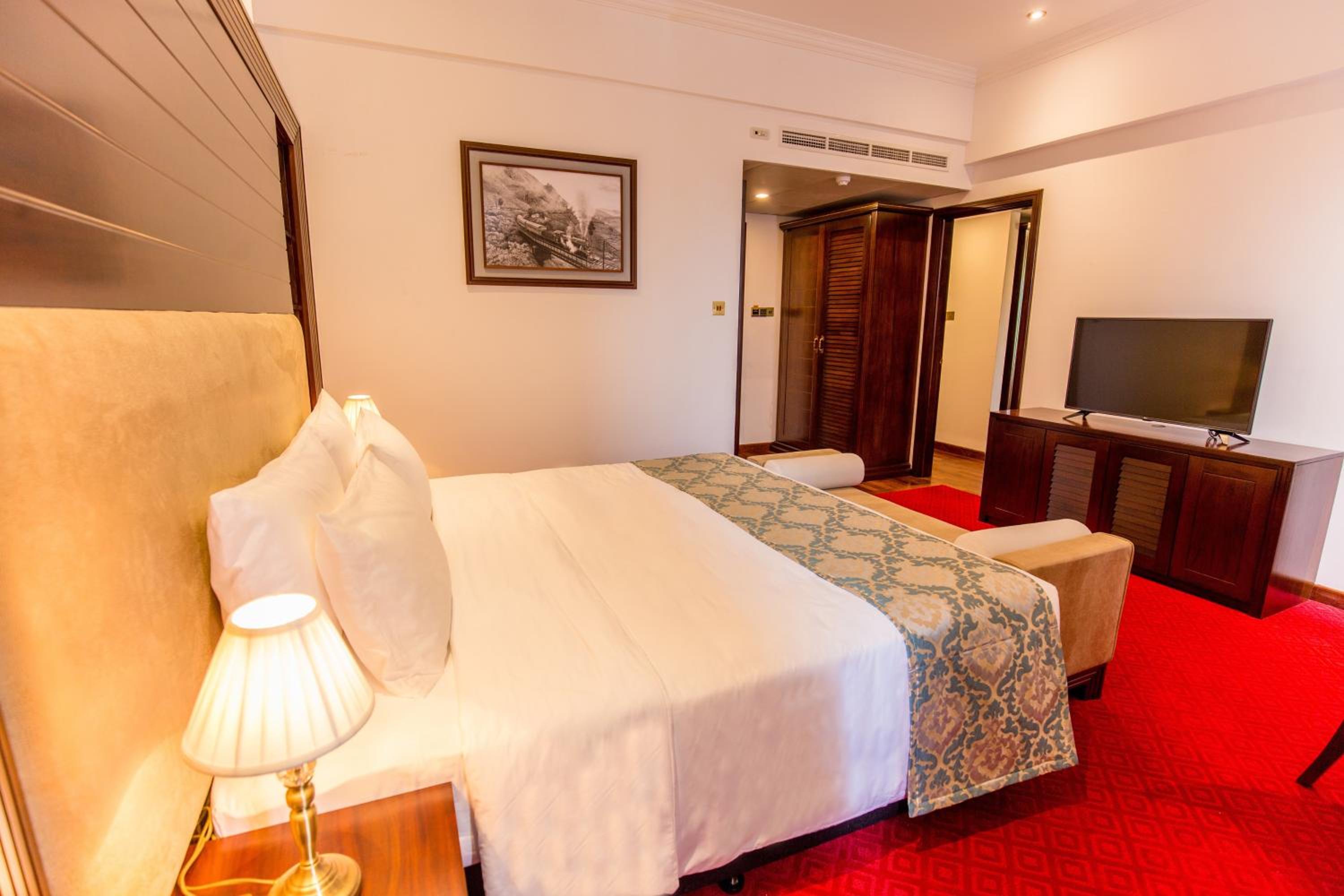 Deluxe Double or Twin Room photo 3