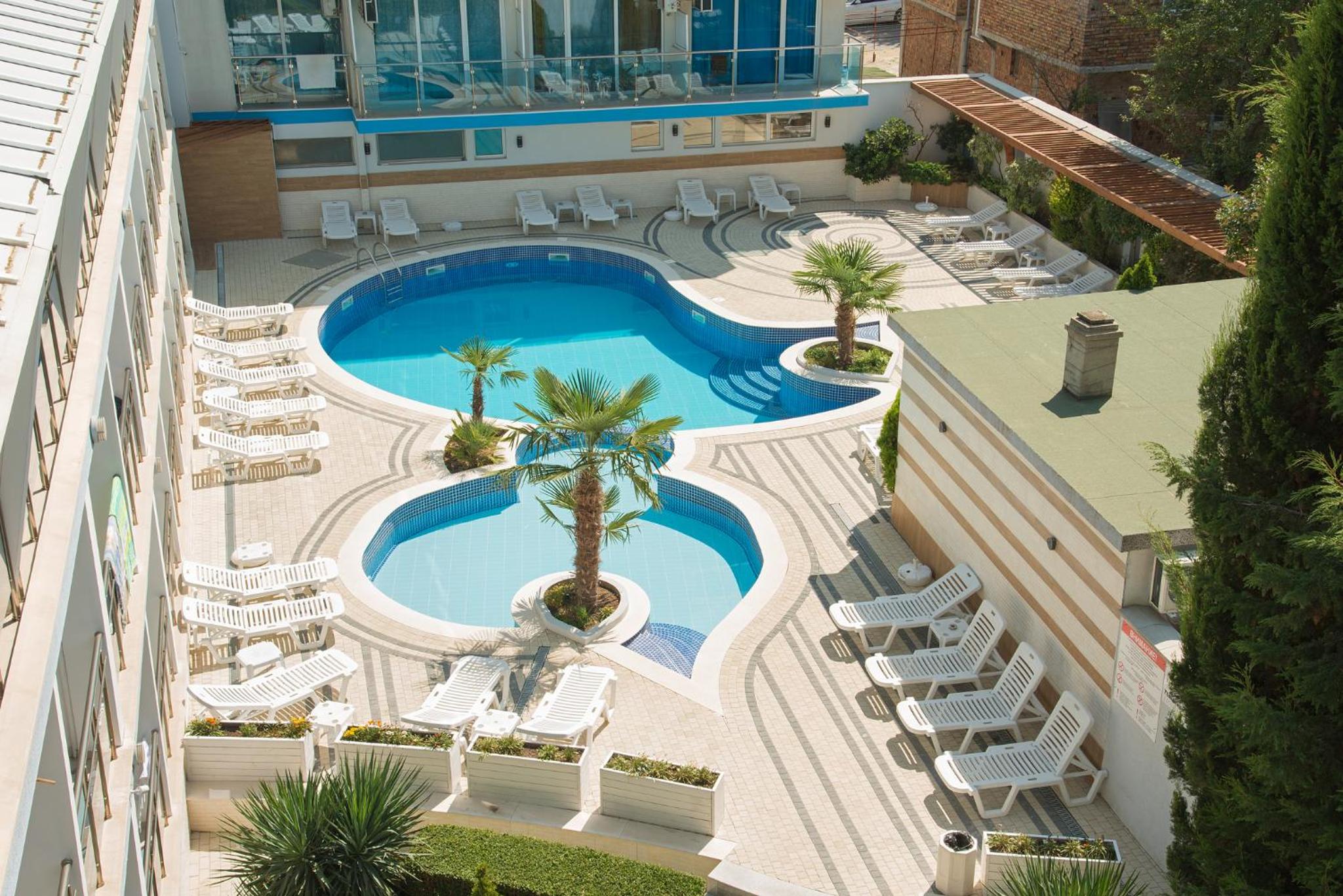 Deluxe Double Room with Pool View - Photo 3