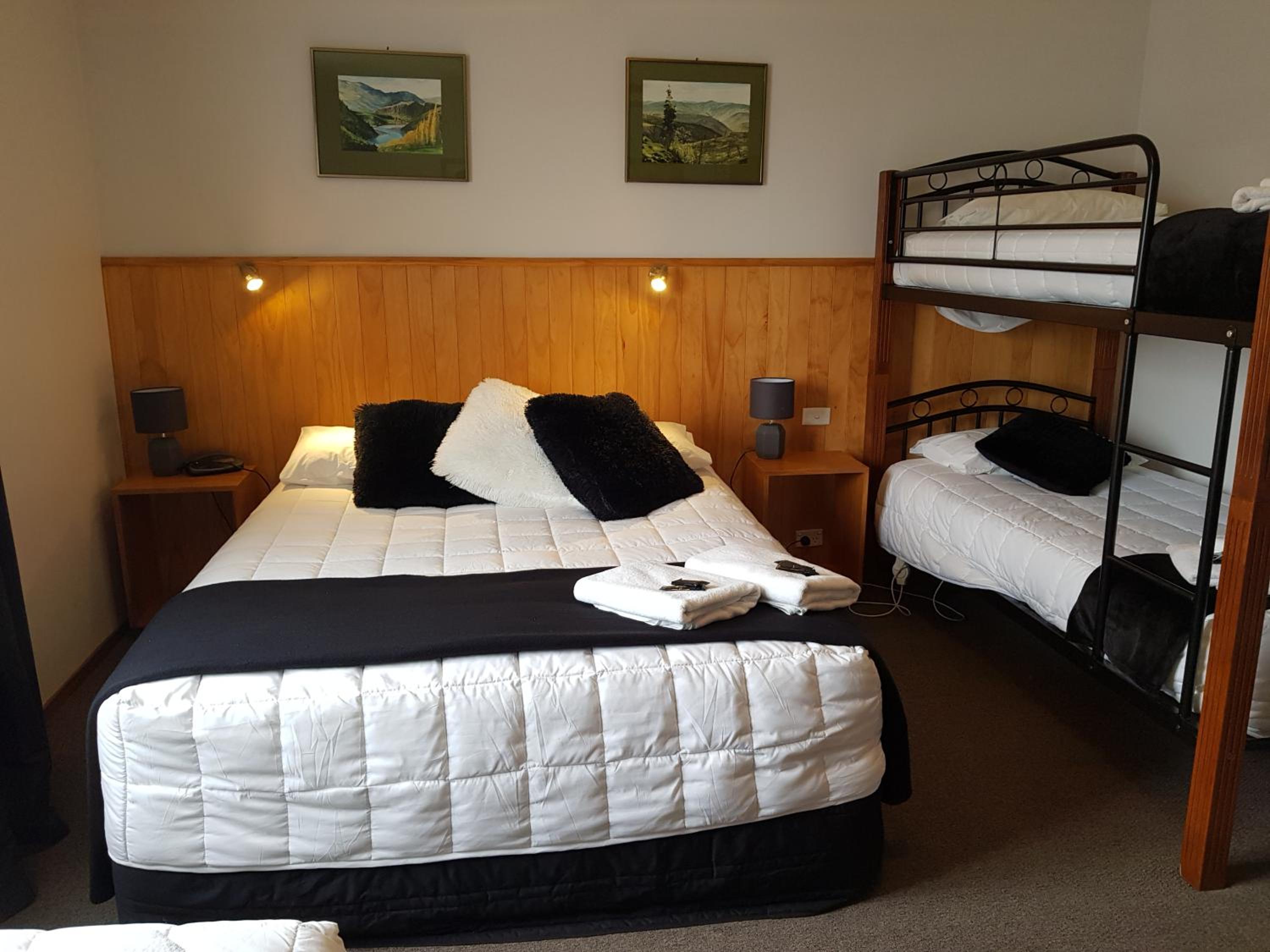 Quadruple Room - Photo 15