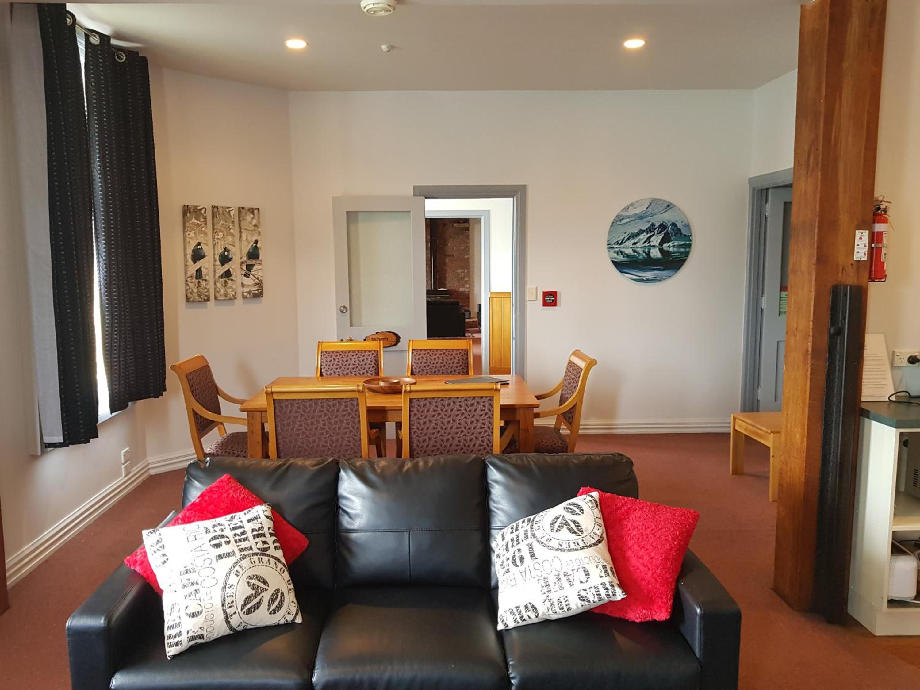 Three-Bedroom Apartment - Photo 3