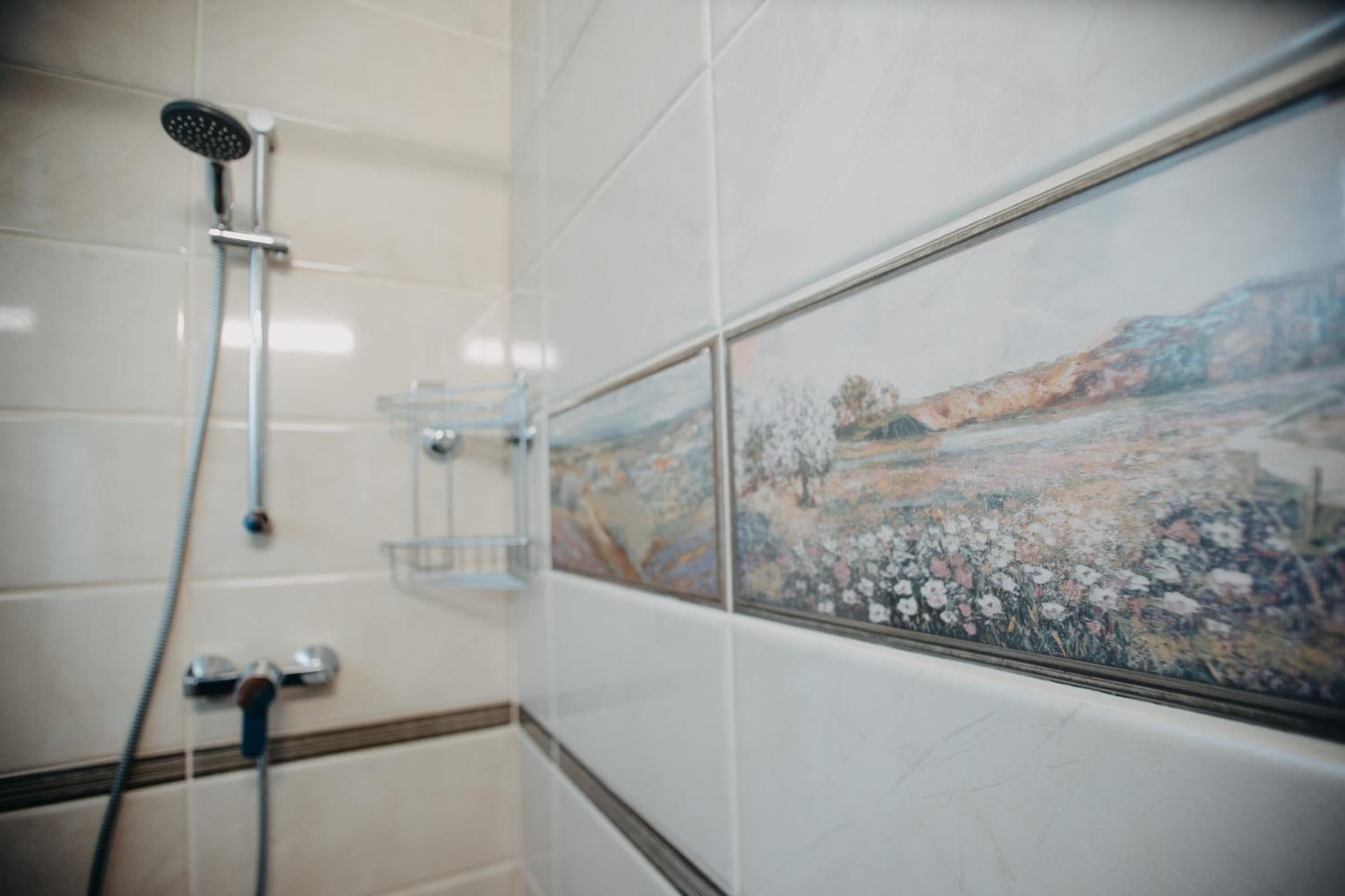 Large Double Room - Photo 13