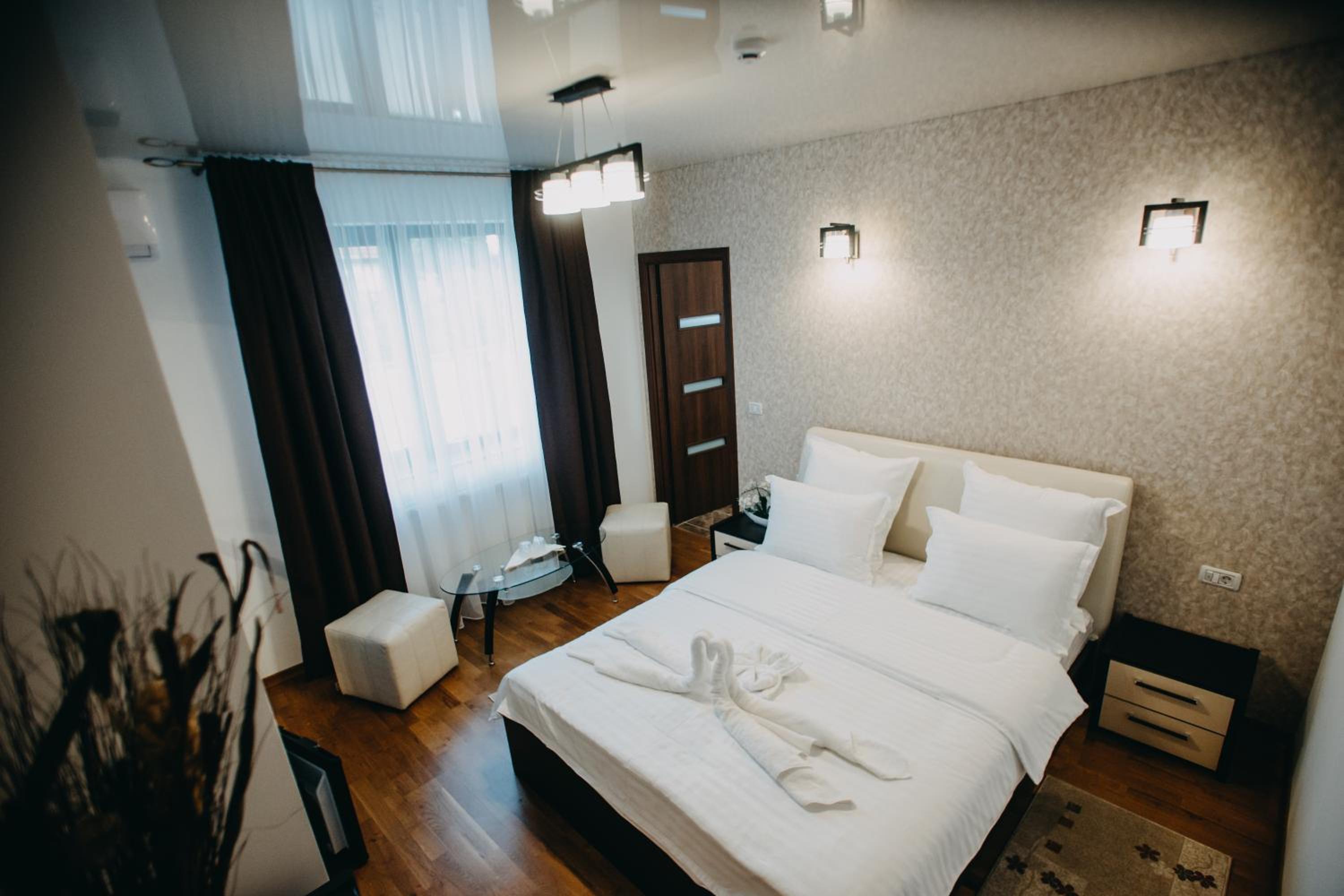 Large Double Room - Photo 18