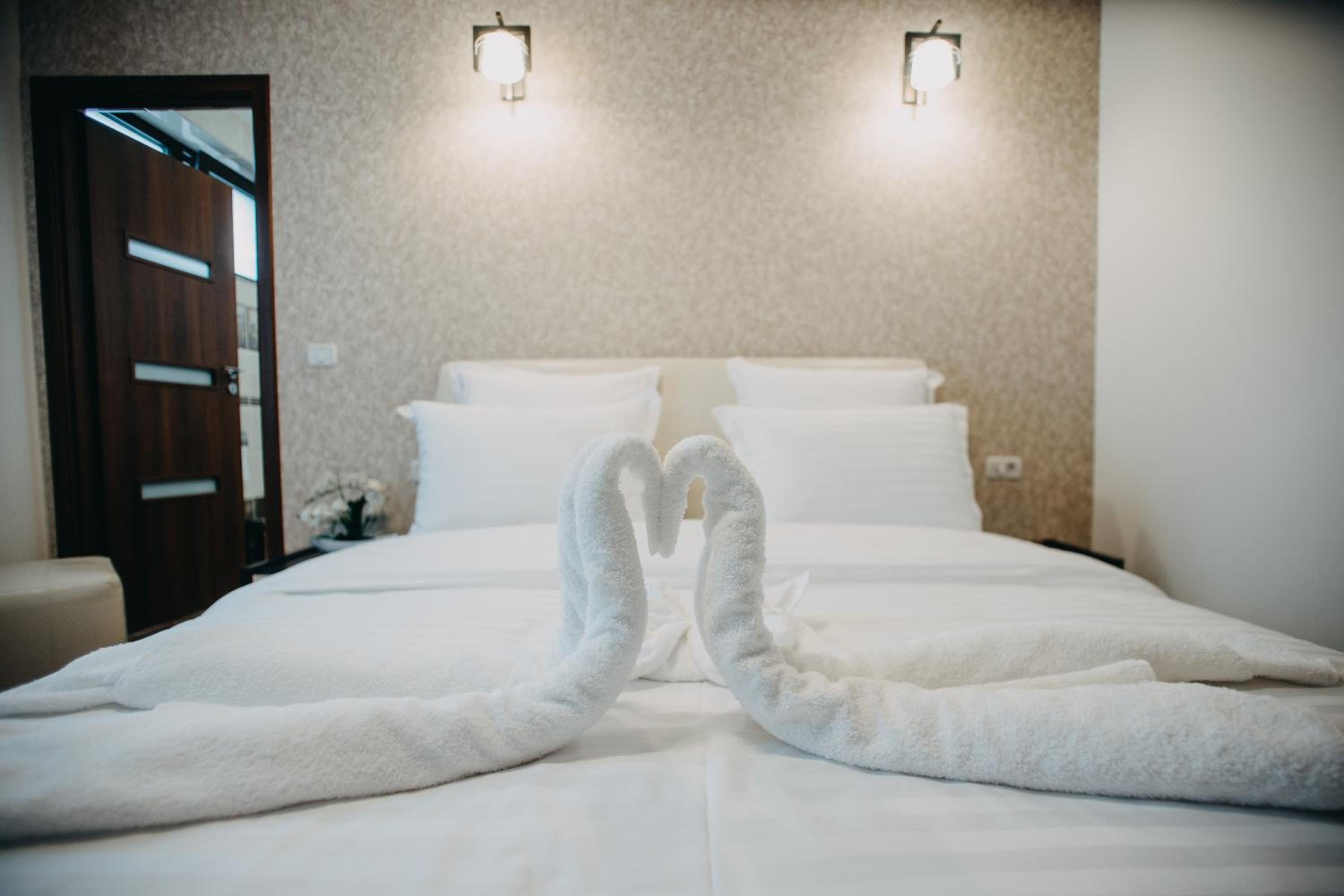 Large Double Room - Photo 20