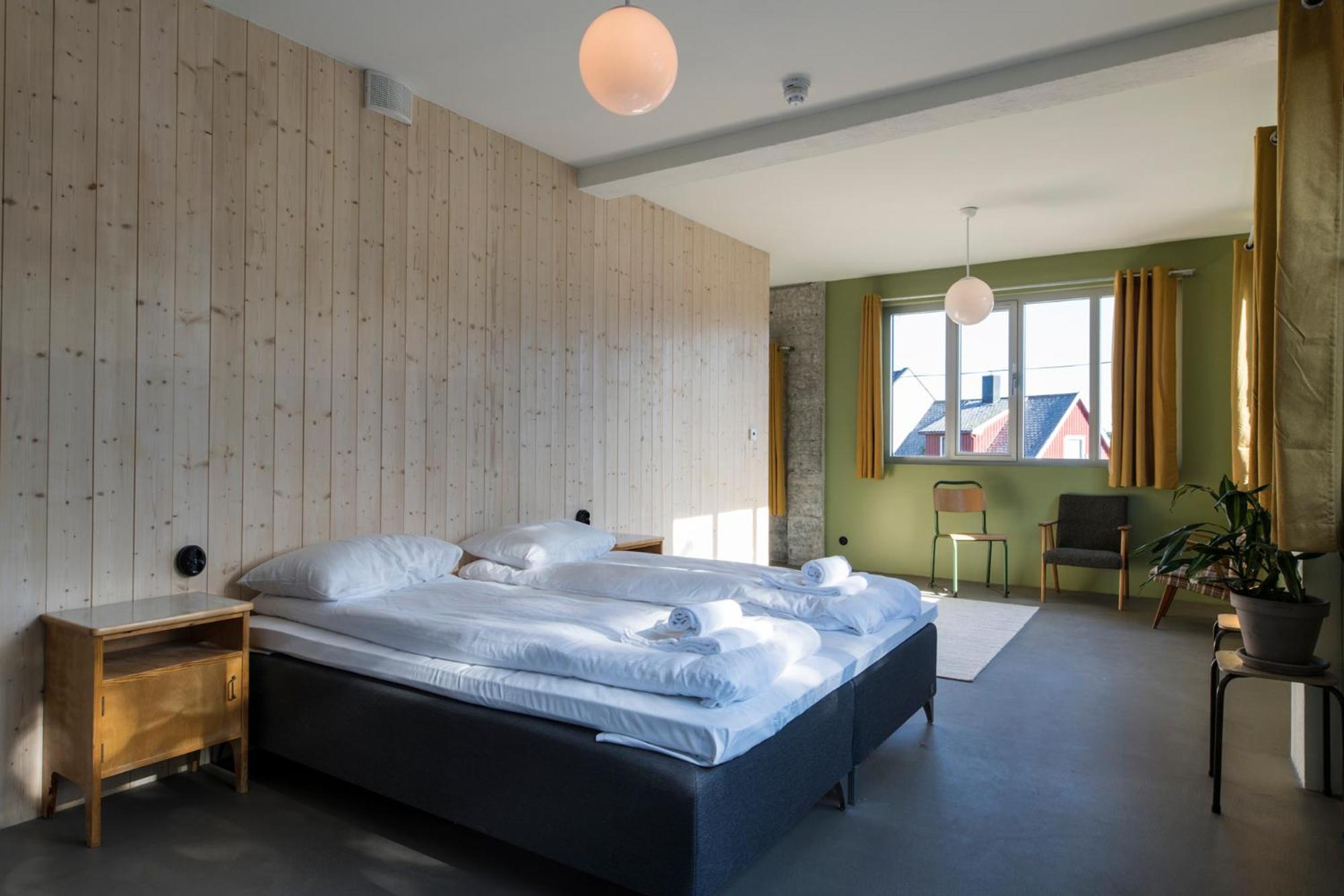 Quadruple Room with Private Bathroom - Photo 1