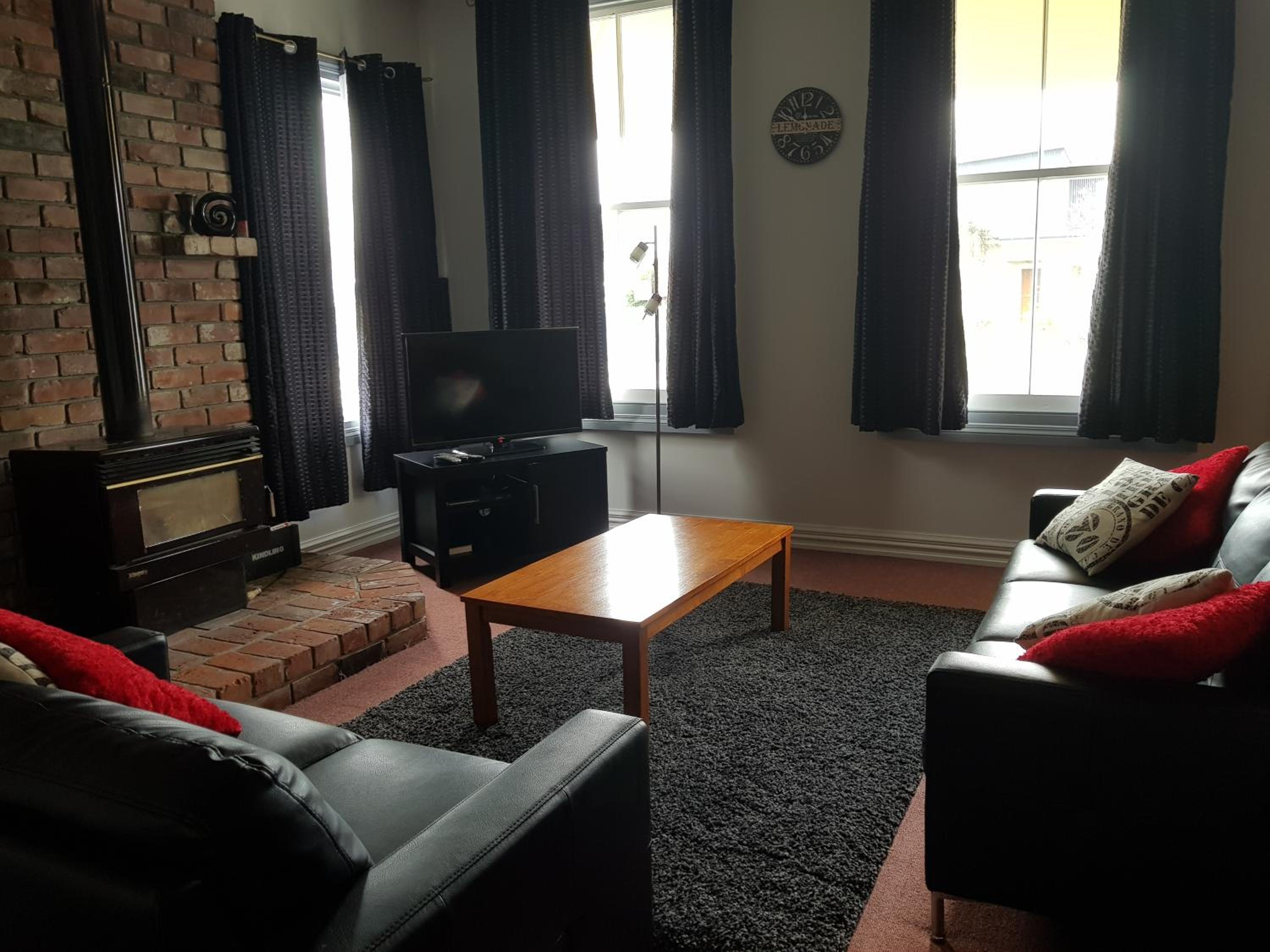 Three-Bedroom Apartment - Photo 27