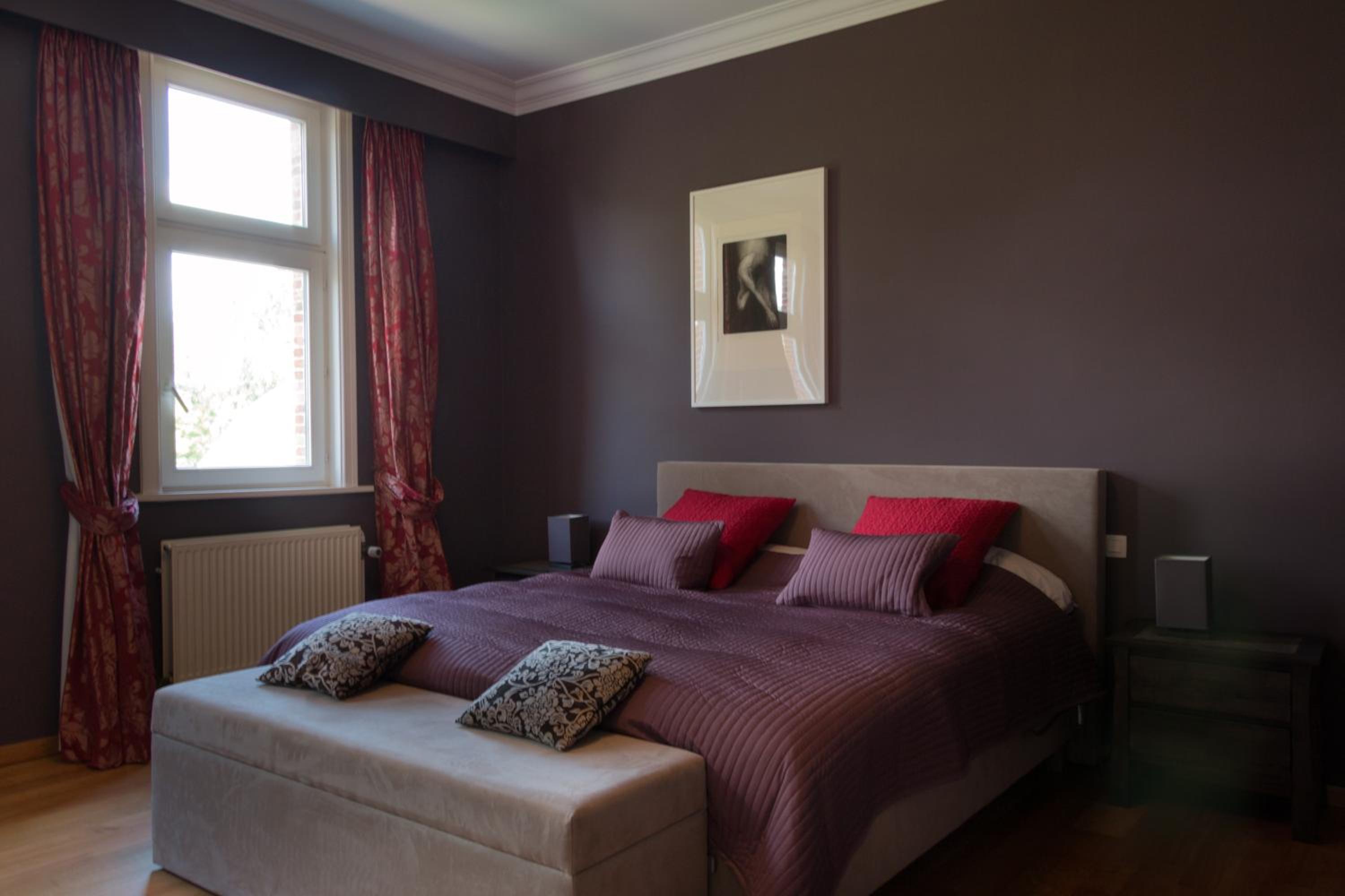 Large Double Room - Photo 7
