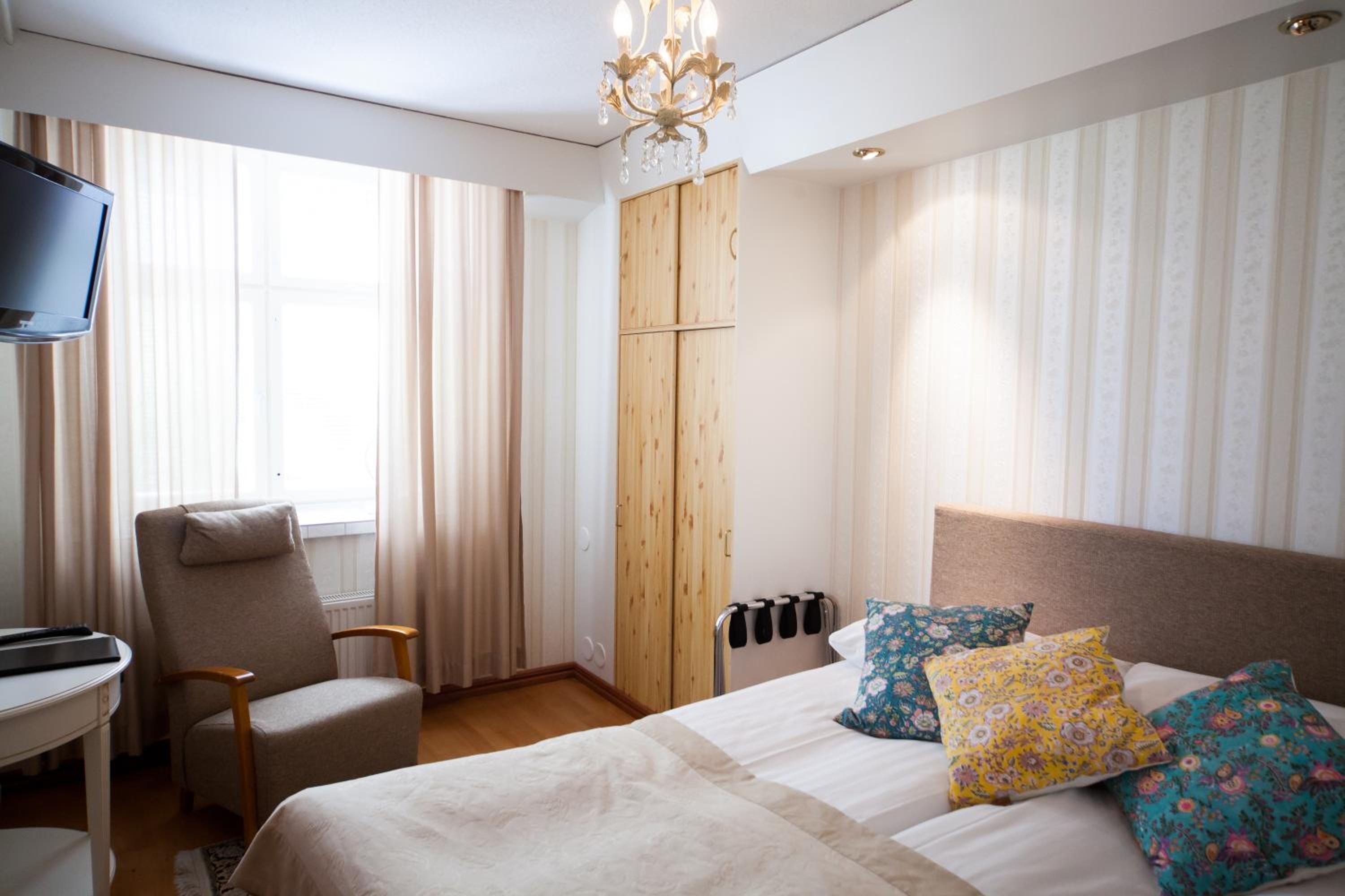 Small Double Room - Pets Allowed photo 2