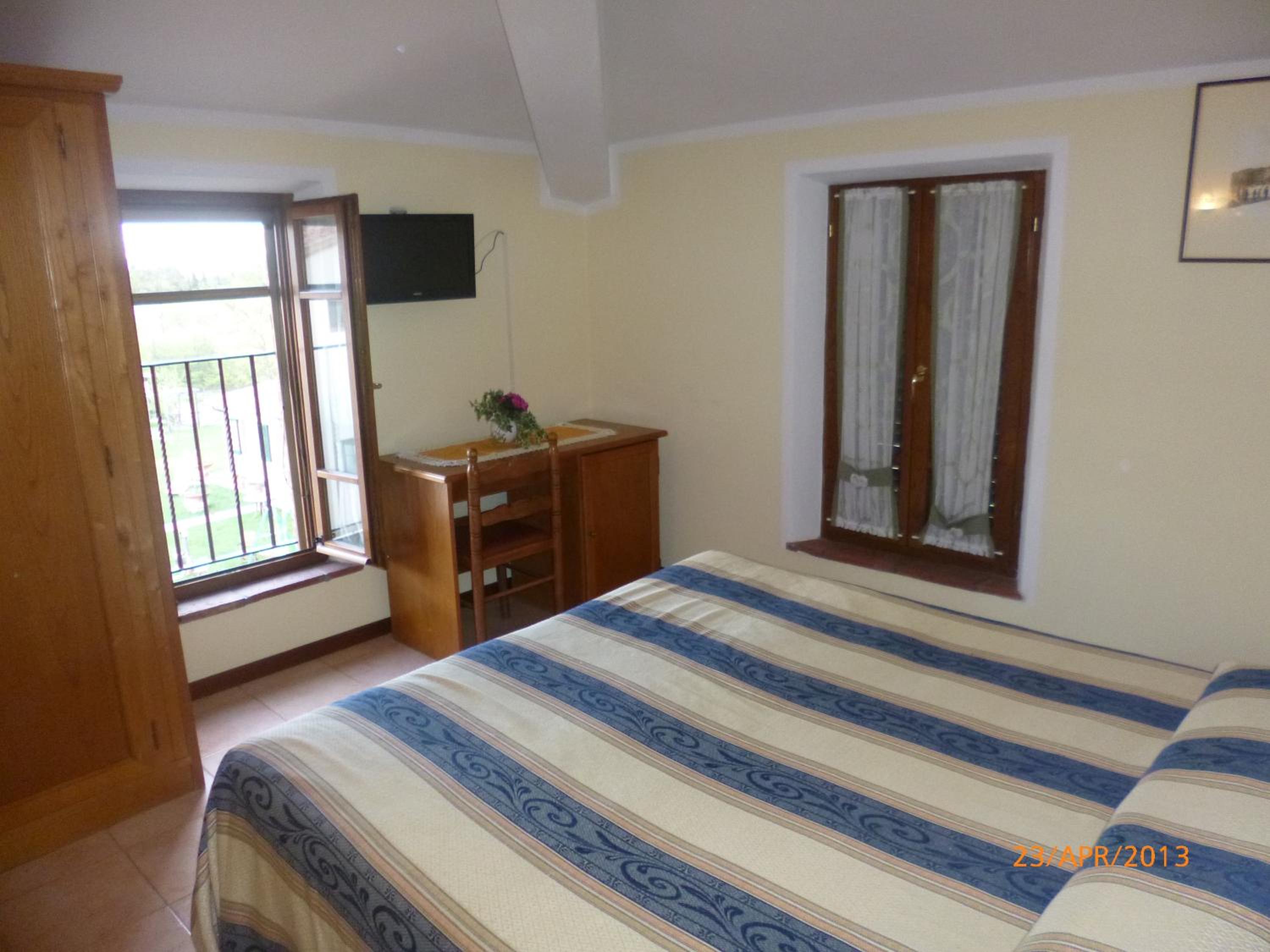Double or Twin Room - Photo 4