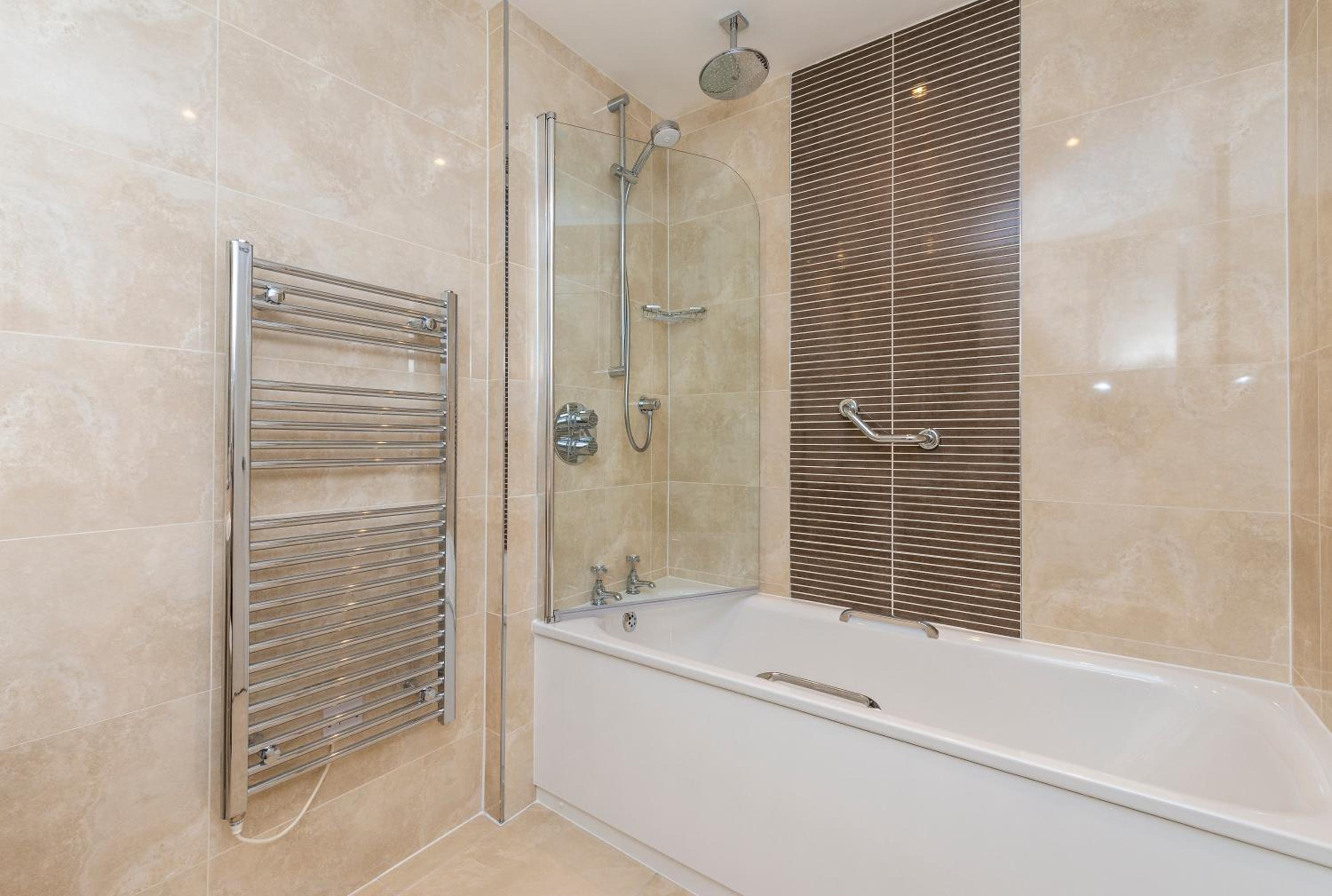 Feature Double Room - Photo 2