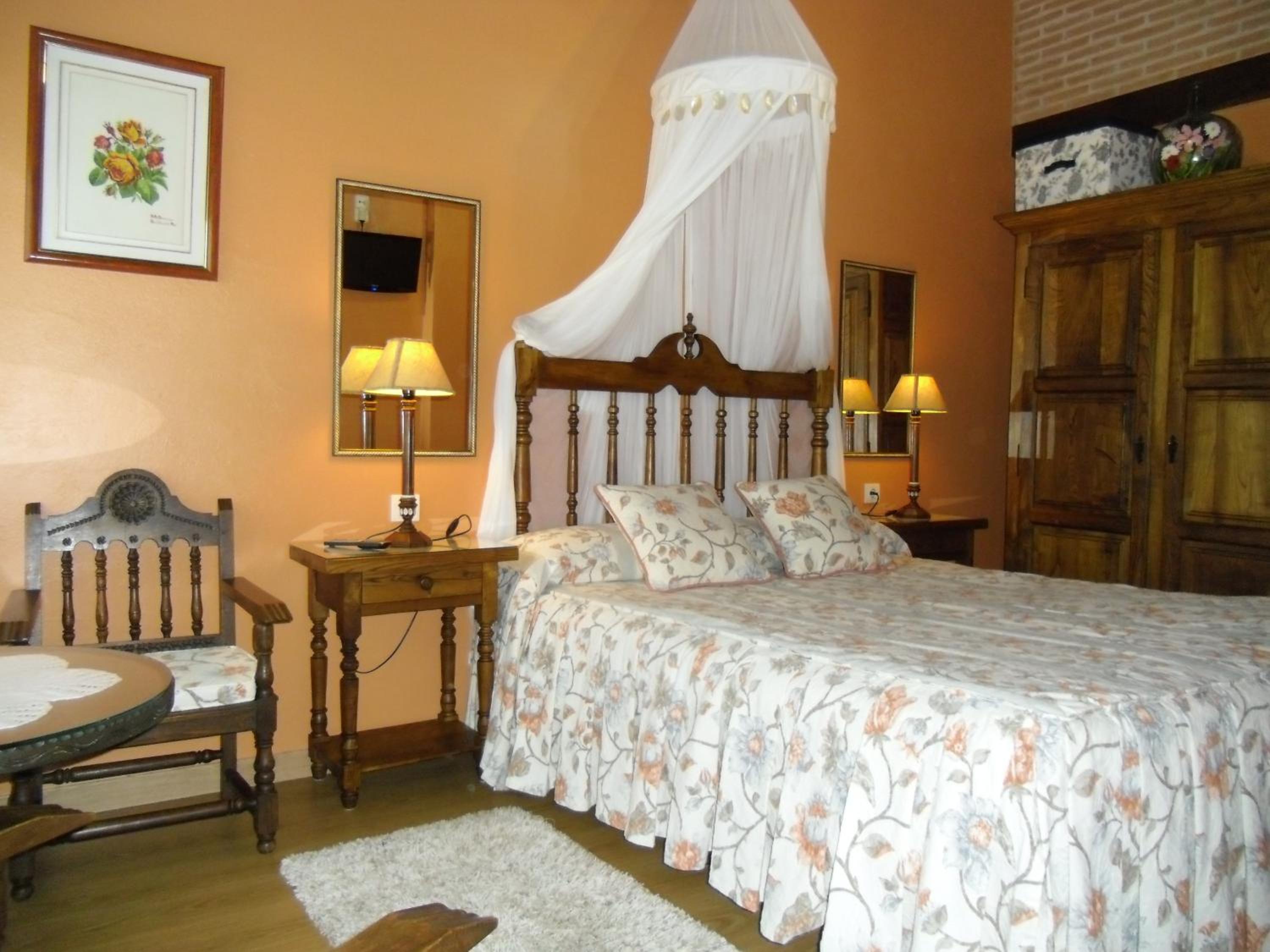 Double or Twin Room - Photo 1