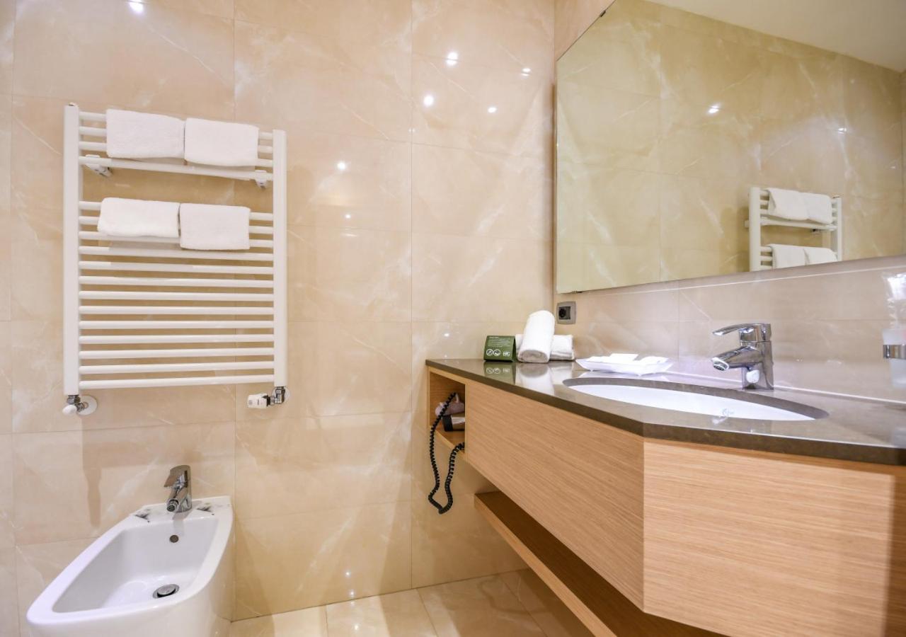 Standard Suite - Photo 4