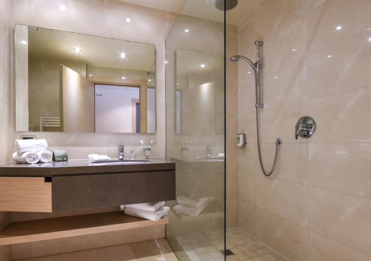 Double or Twin Room - Photo 2