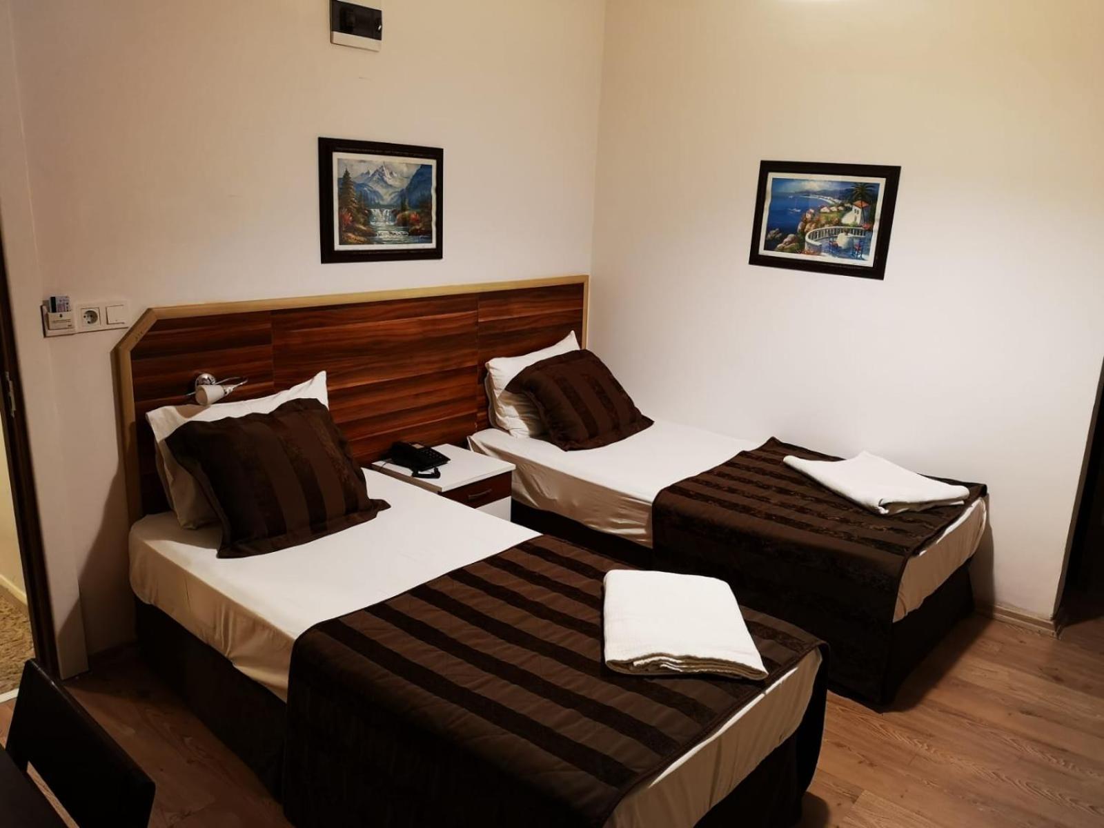 Economy Twin Room photo 1