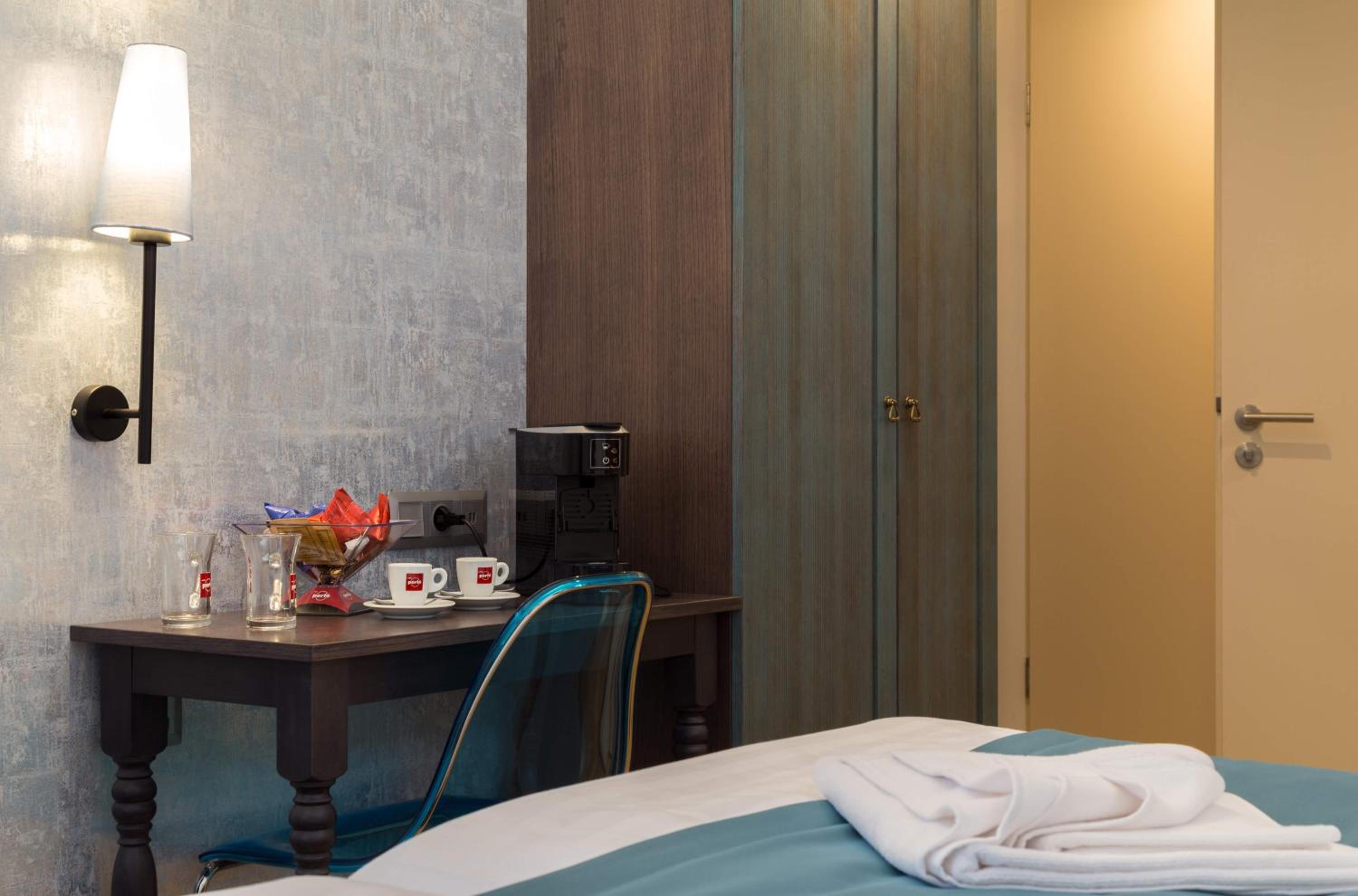 Deluxe Quadruple Room - Photo 3