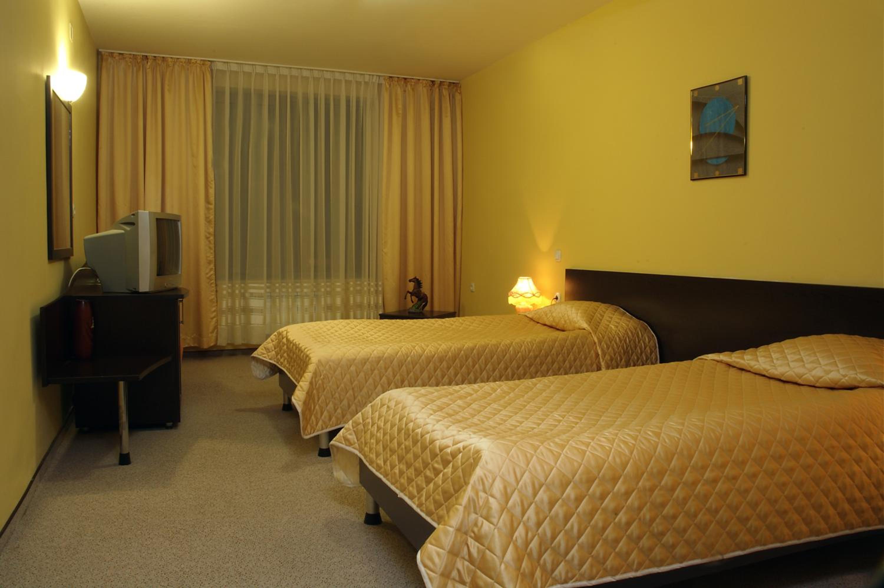 Twin Room - Photo 5