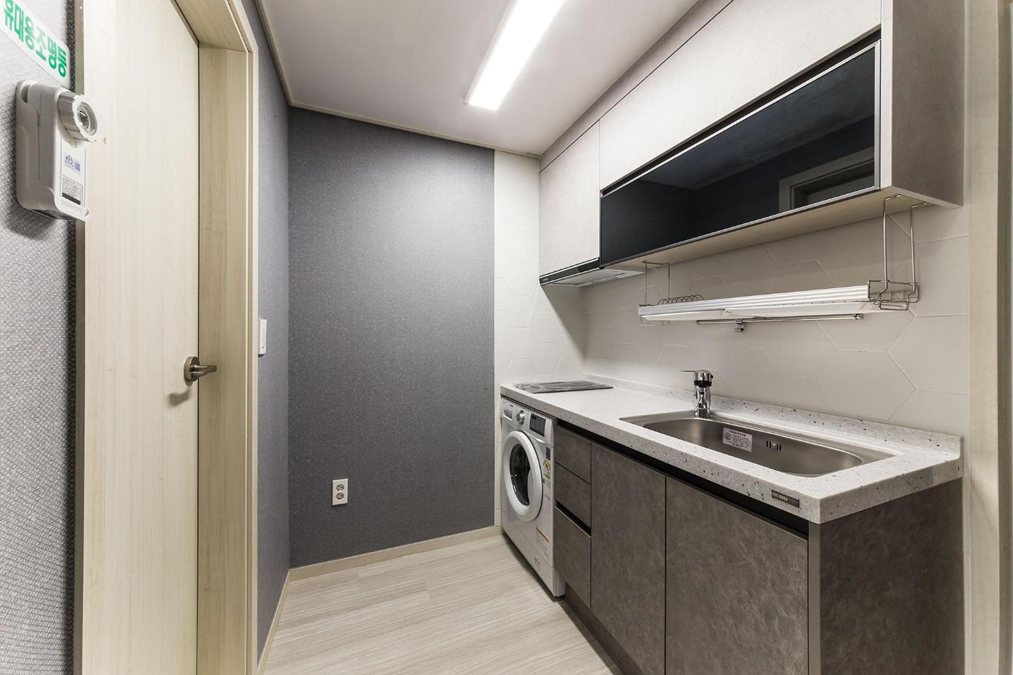 Standard Double Room - Photo 8