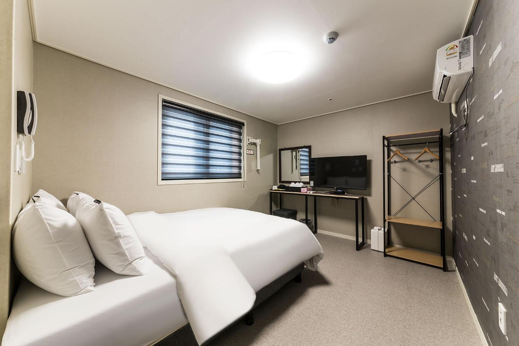 Standard Double Room - Photo 1